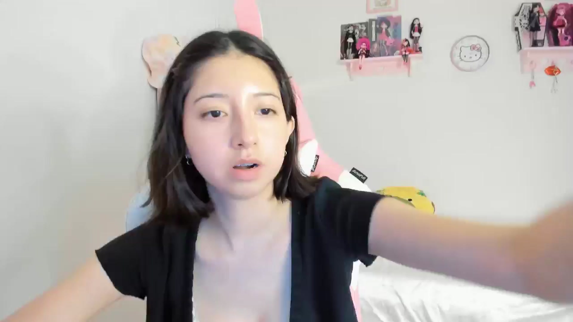 Gallery image thumbnail from Cherrycute666's myfreecams stream on, 10/20/2024, 03:15 image 16 of 20