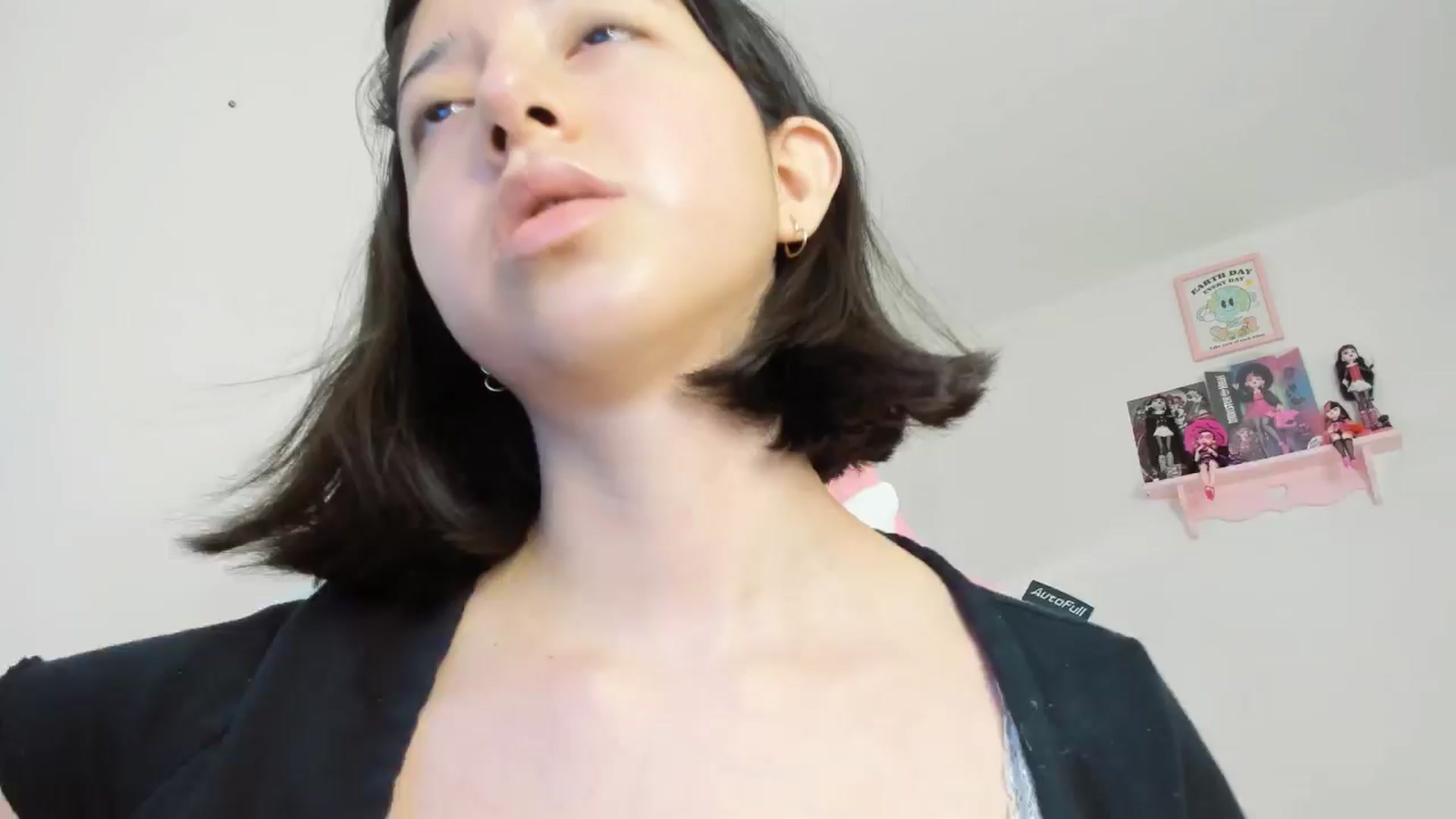 Gallery image thumbnail from Cherrycute666's myfreecams stream on, 10/20/2024, 03:15 image 14 of 20