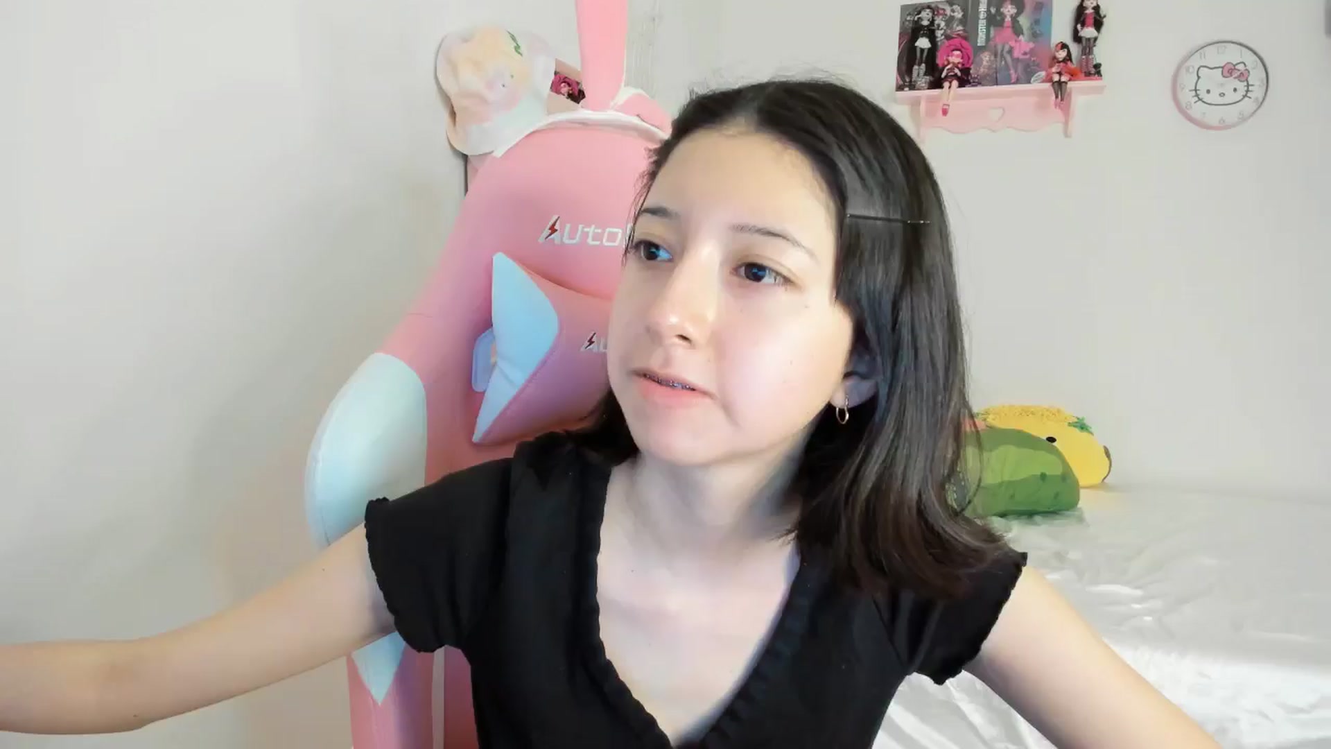 Gallery image thumbnail from Cherrycute666's myfreecams stream on, 10/20/2024, 03:15 image 2 of 20