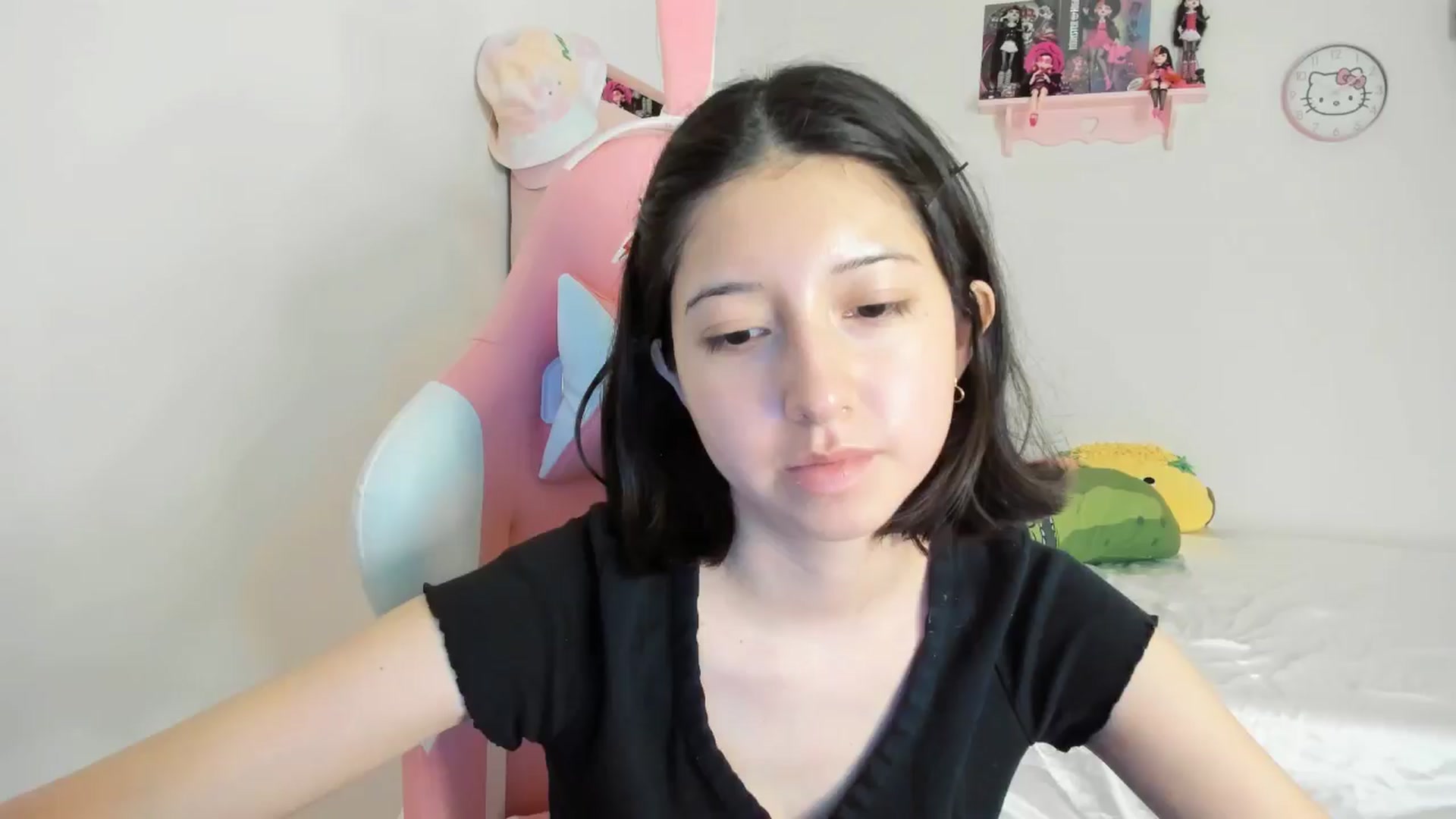 Gallery image thumbnail from Cherrycute666's myfreecams stream on, 10/20/2024, 03:15 image 4 of 20