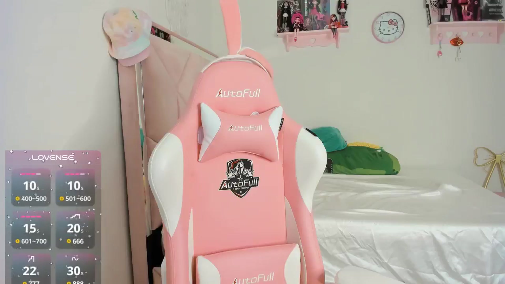 Gallery image thumbnail from Cherrycute666's myfreecams stream on, 10/20/2024, 08:32 image 13 of 20