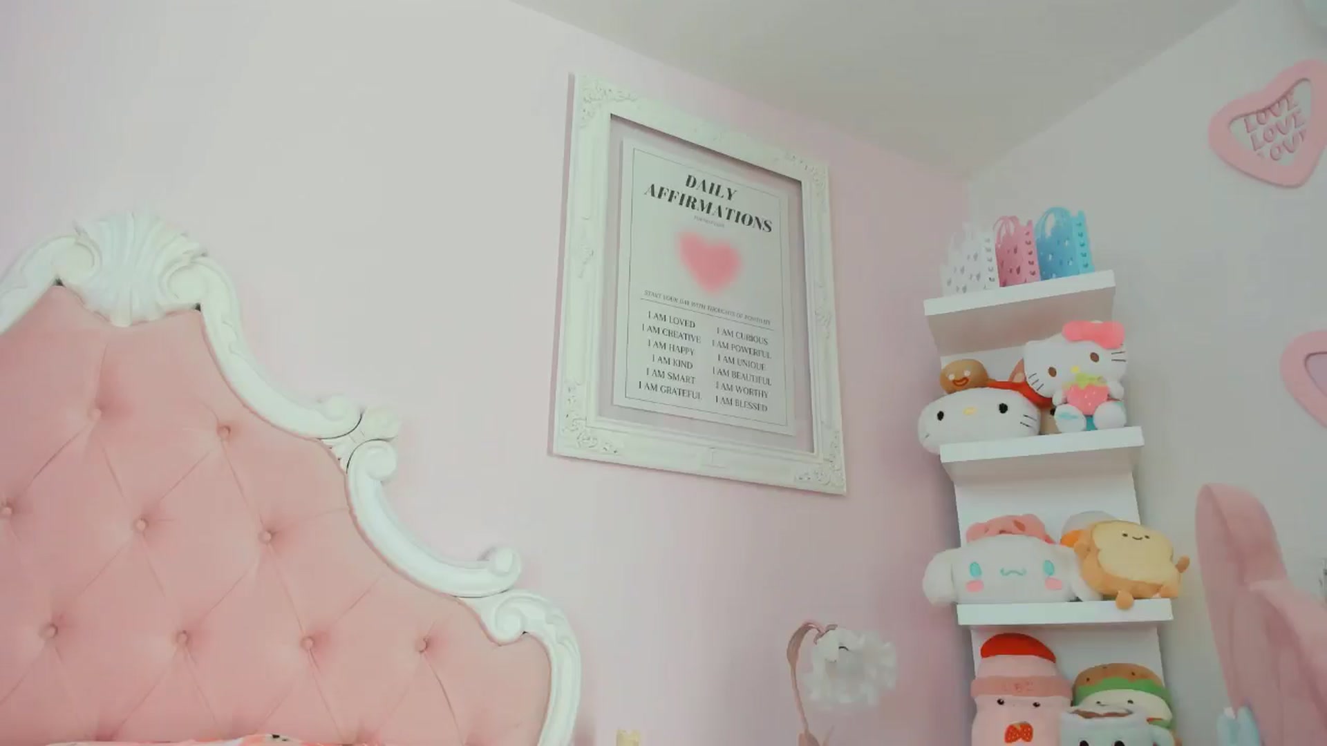 Gallery image thumbnail from Cherrycute666's myfreecams stream on, 10/20/2024, 15:06 image 10 of 20