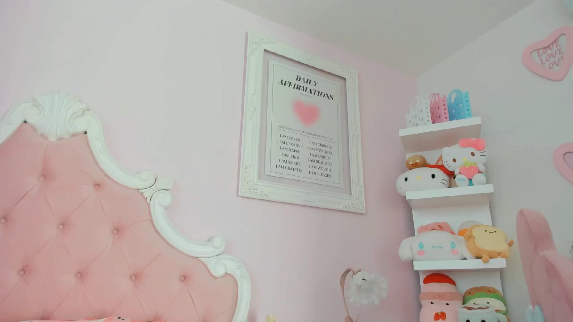 Gallery image thumbnail from Cherrycute666's myfreecams stream on, 10/20/2024, 15:06 image 9 of 20