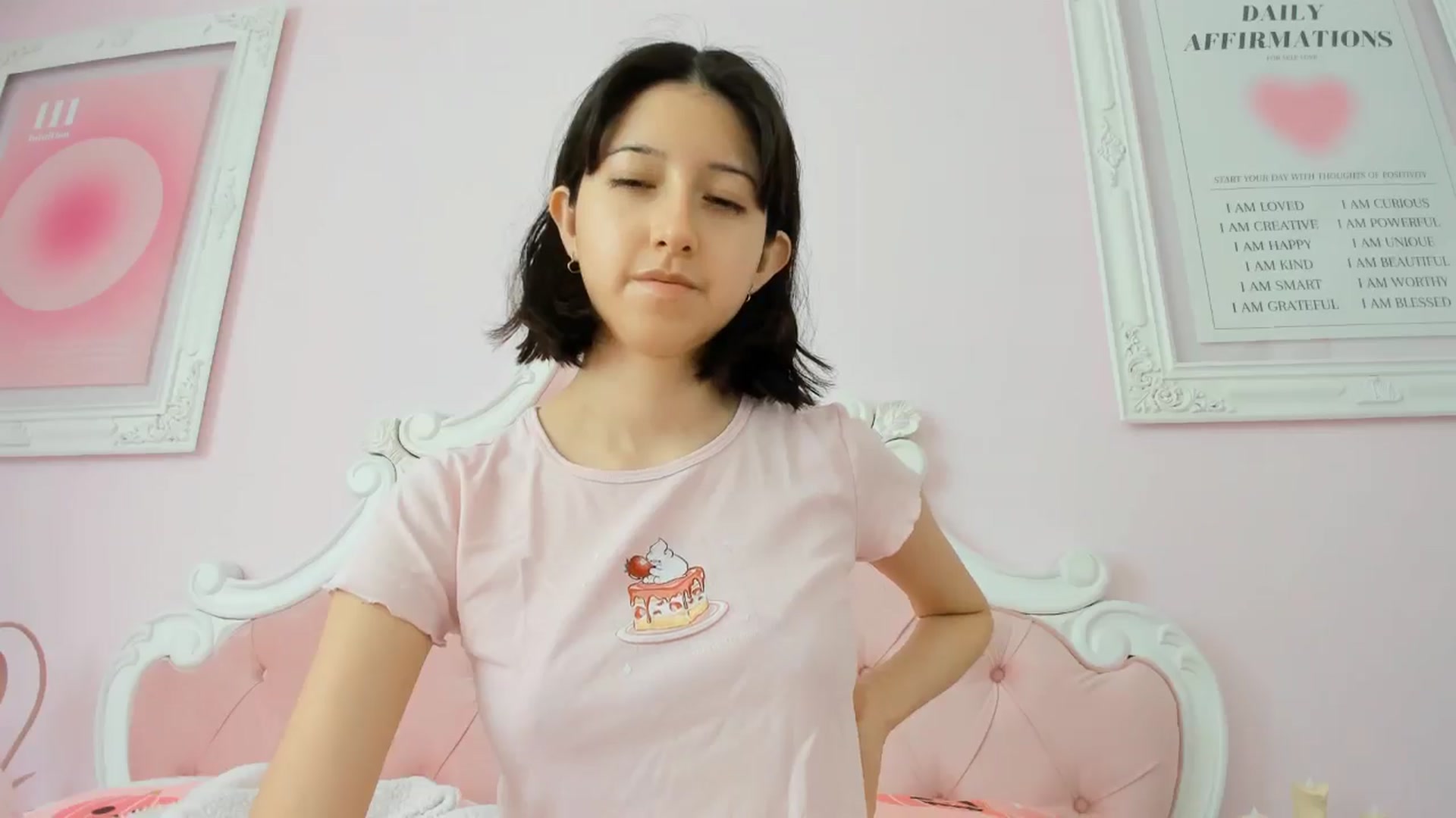 Gallery image thumbnail from Cherrycute666's myfreecams stream on, 10/20/2024, 15:23 image 13 of 20