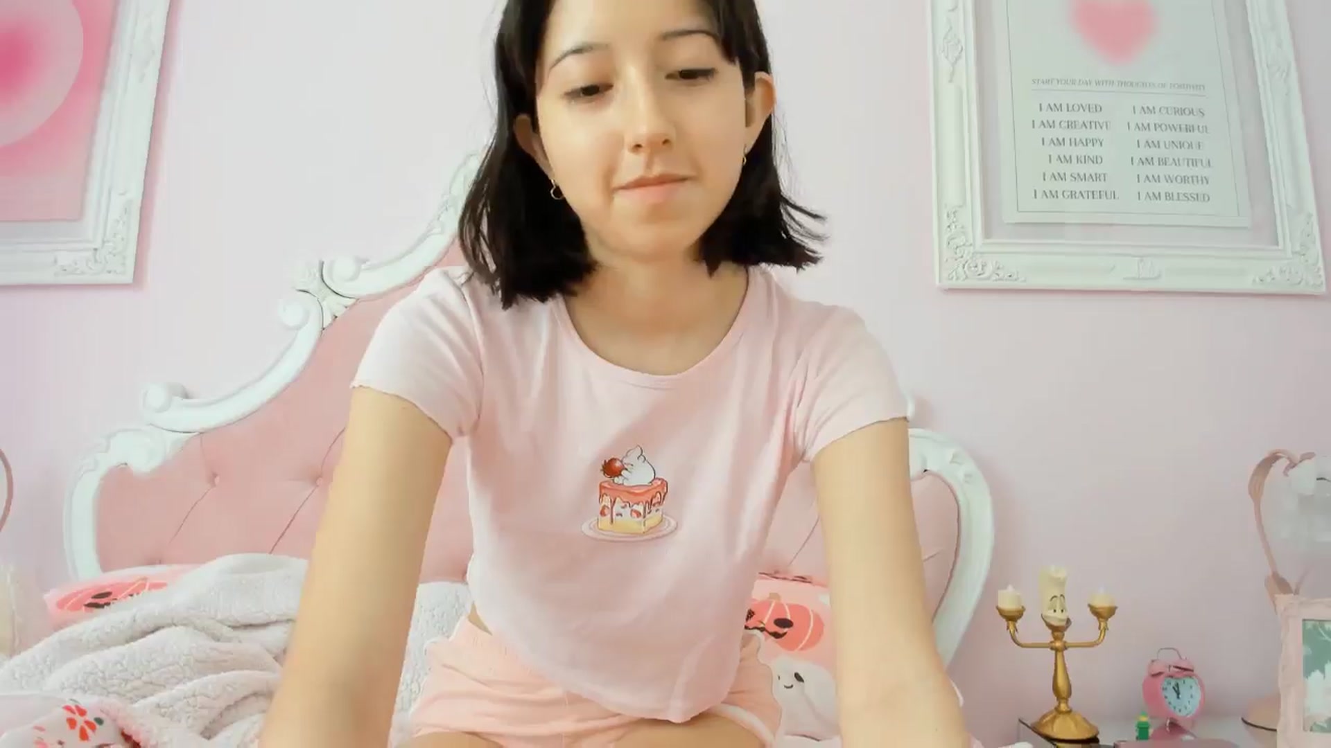 Gallery image thumbnail from Cherrycute666's myfreecams stream on, 10/20/2024, 15:23 image 6 of 20