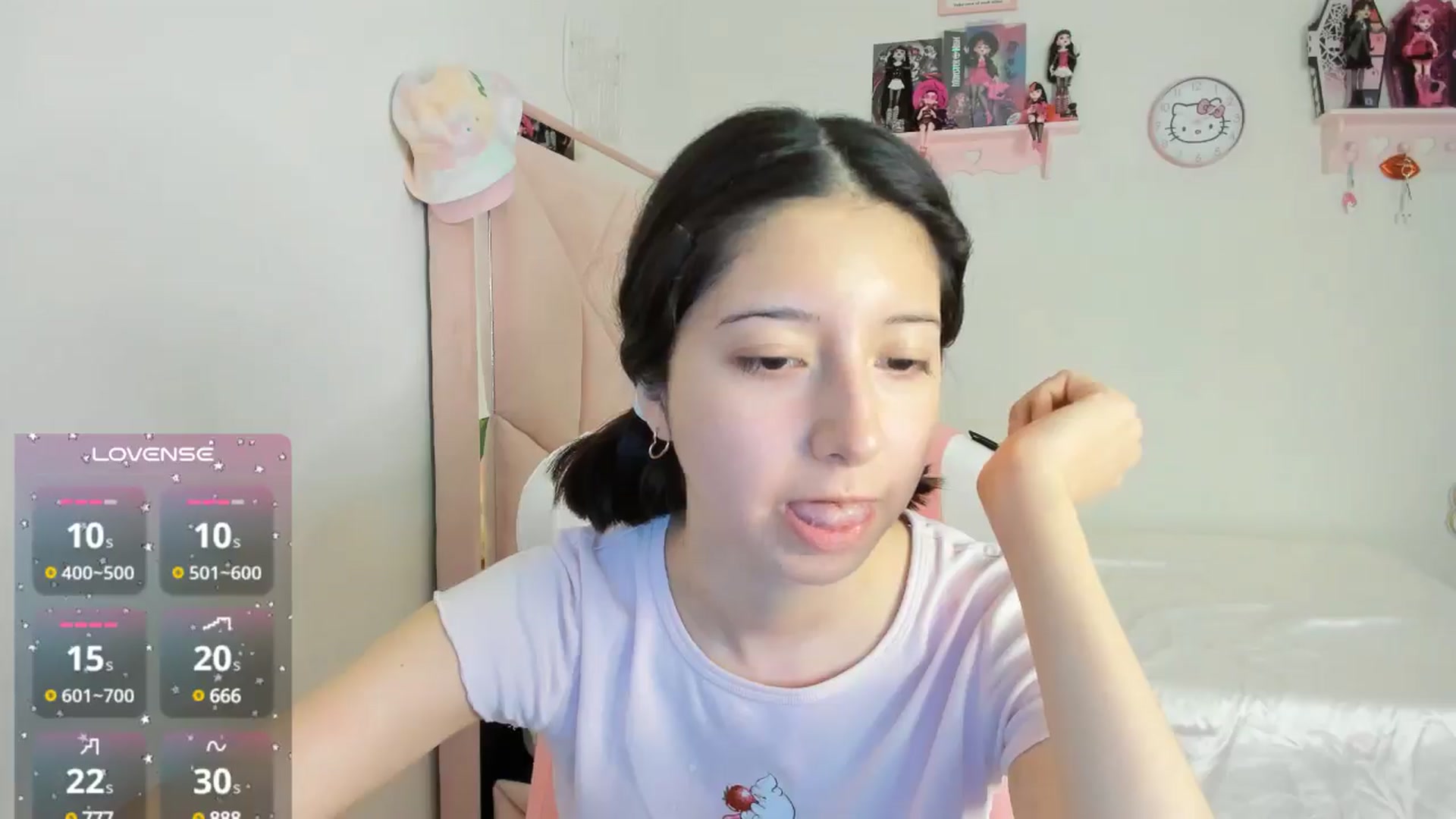 Gallery image thumbnail from Cherrycute666's myfreecams stream on, 10/21/2024, 07:30 image 3 of 20