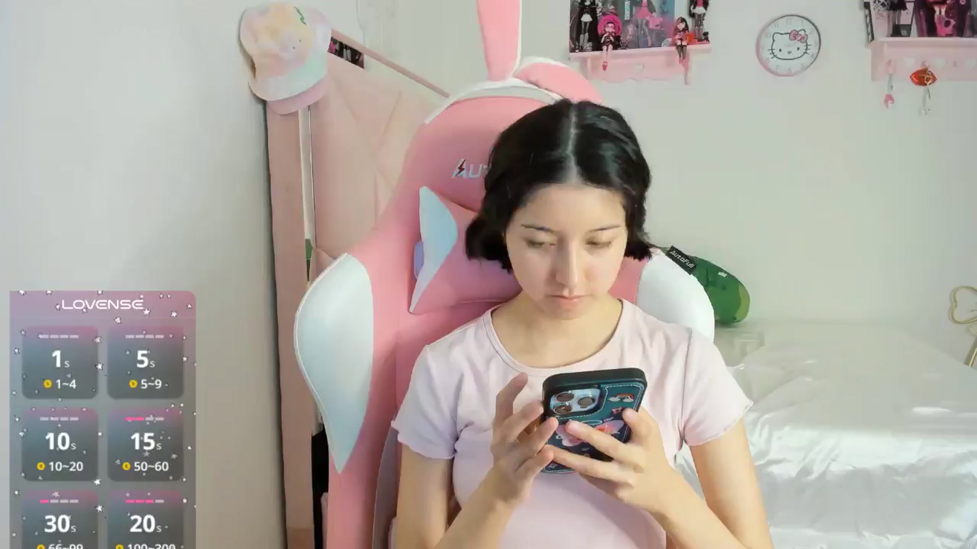 Gallery image thumbnail from Cherrycute666's myfreecams stream on, 10/21/2024, 07:30 image 11 of 20