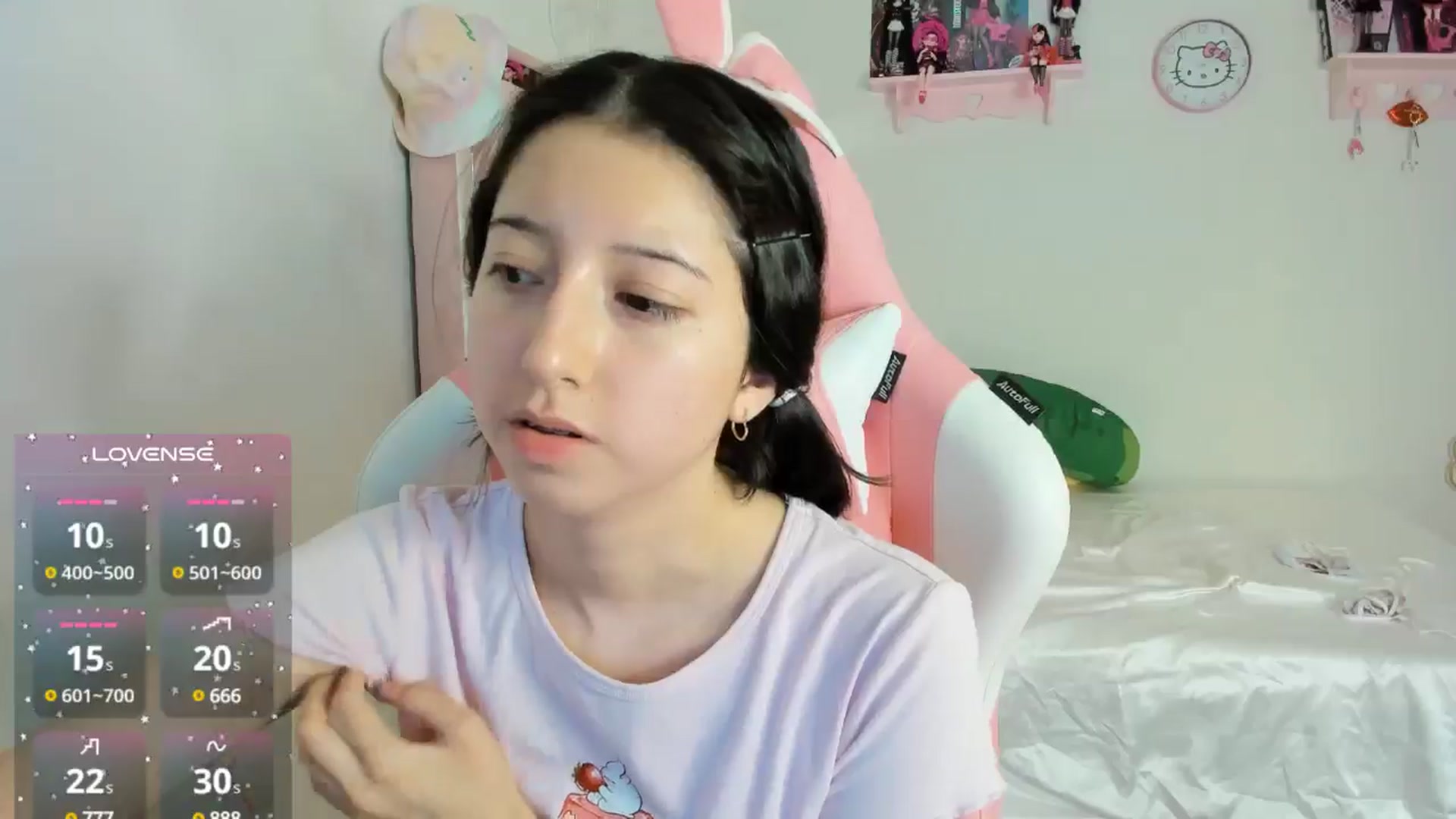 Gallery image thumbnail from Cherrycute666's myfreecams stream on, 10/21/2024, 08:12 image 17 of 20