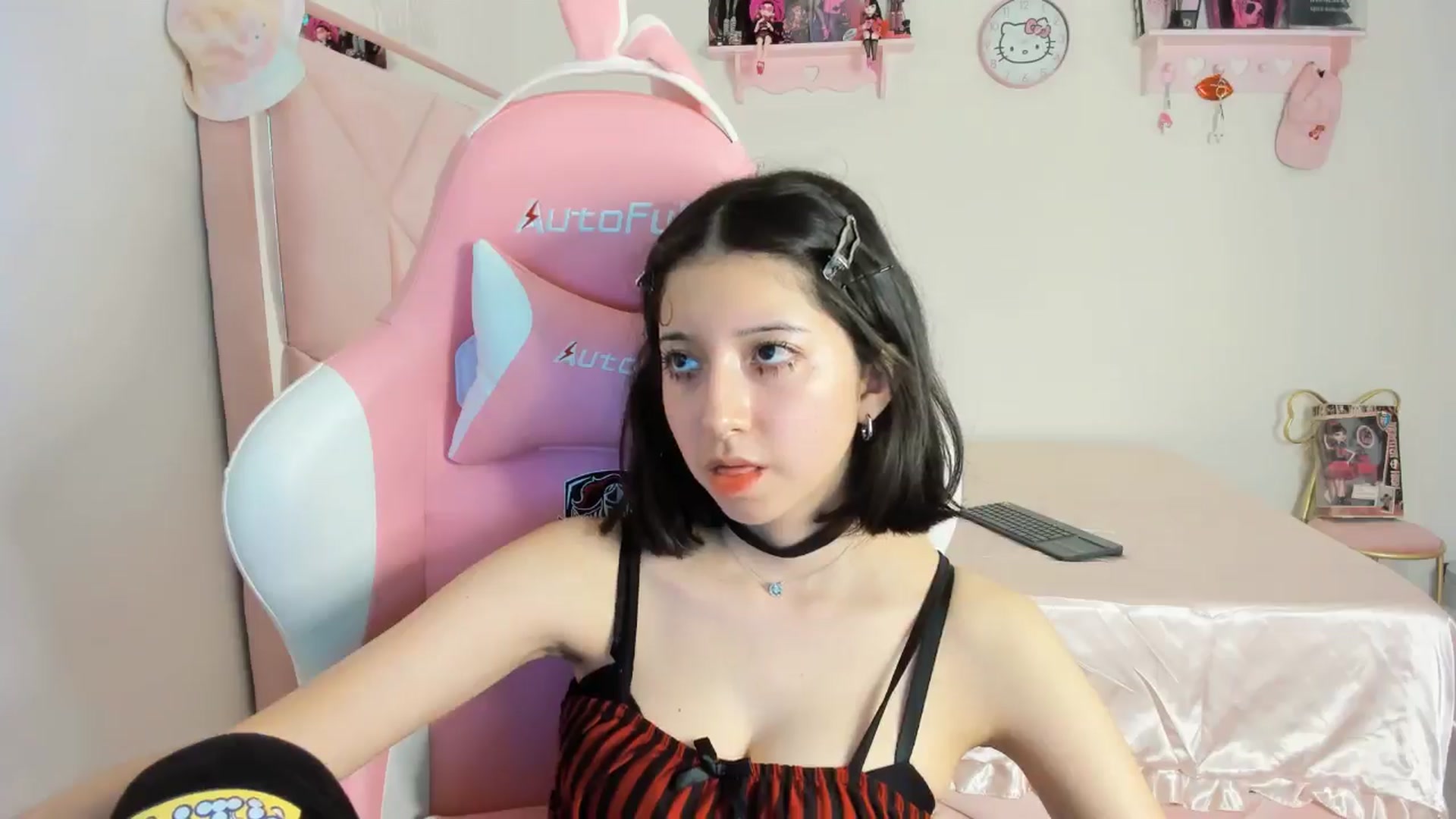 Gallery image thumbnail from Cherrycute666's myfreecams stream on, 10/22/2024, 06:47 image 9 of 20