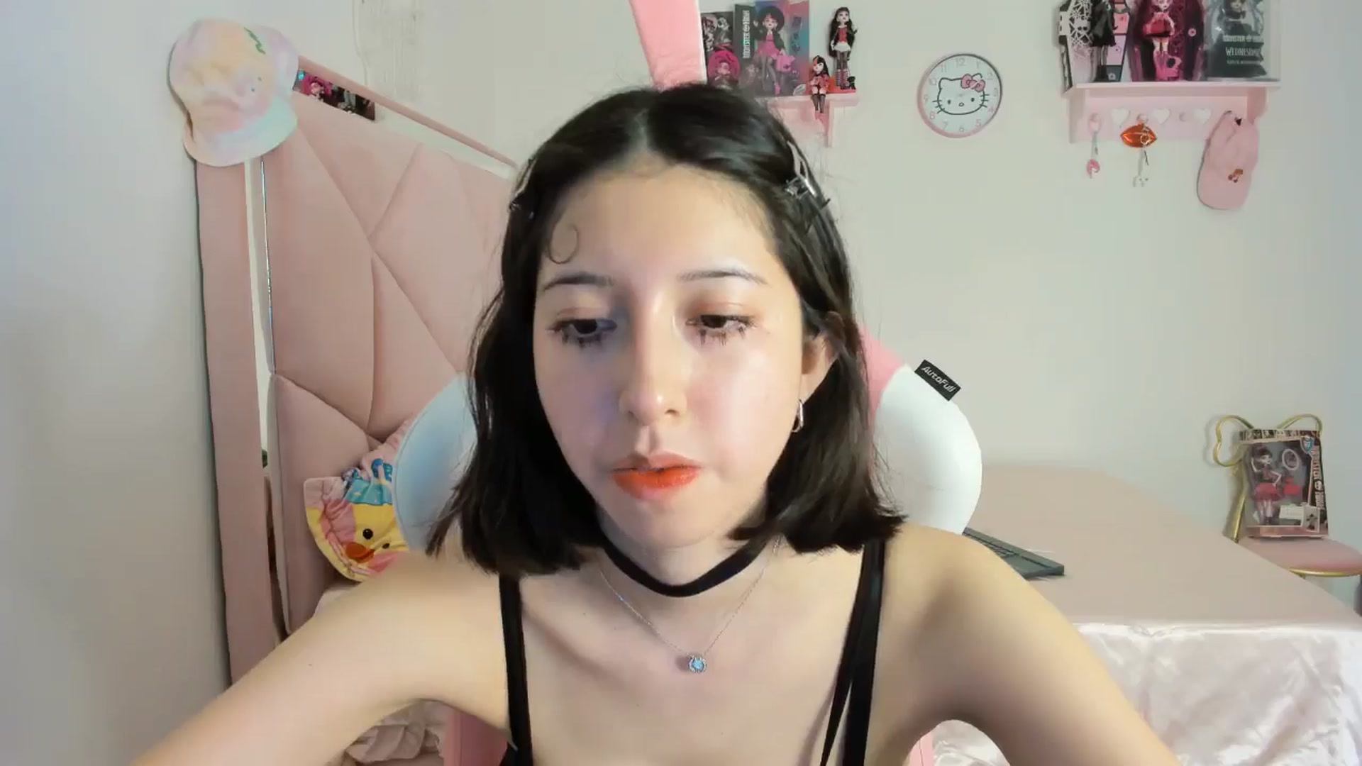 Gallery image thumbnail from Cherrycute666's myfreecams stream on, 10/22/2024, 06:47 image 5 of 20