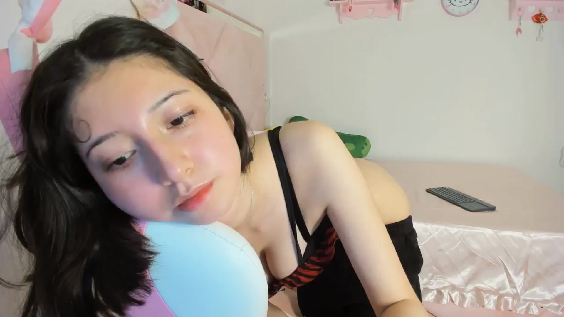 Gallery image thumbnail from Cherrycute666's myfreecams stream on, 10/22/2024, 06:47 image 16 of 20