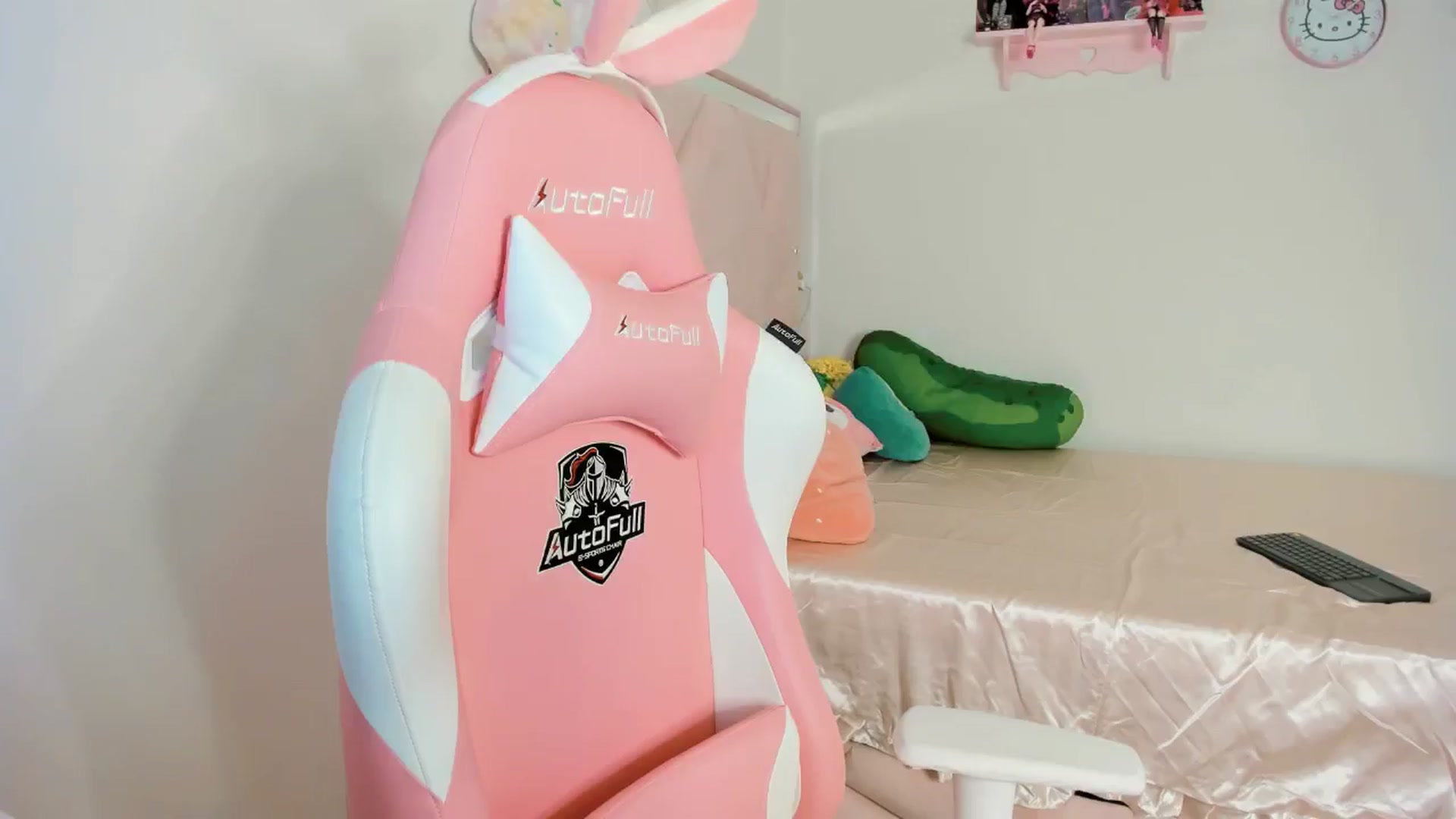 Gallery image thumbnail from Cherrycute666's myfreecams stream on, 10/22/2024, 07:26 image 18 of 20