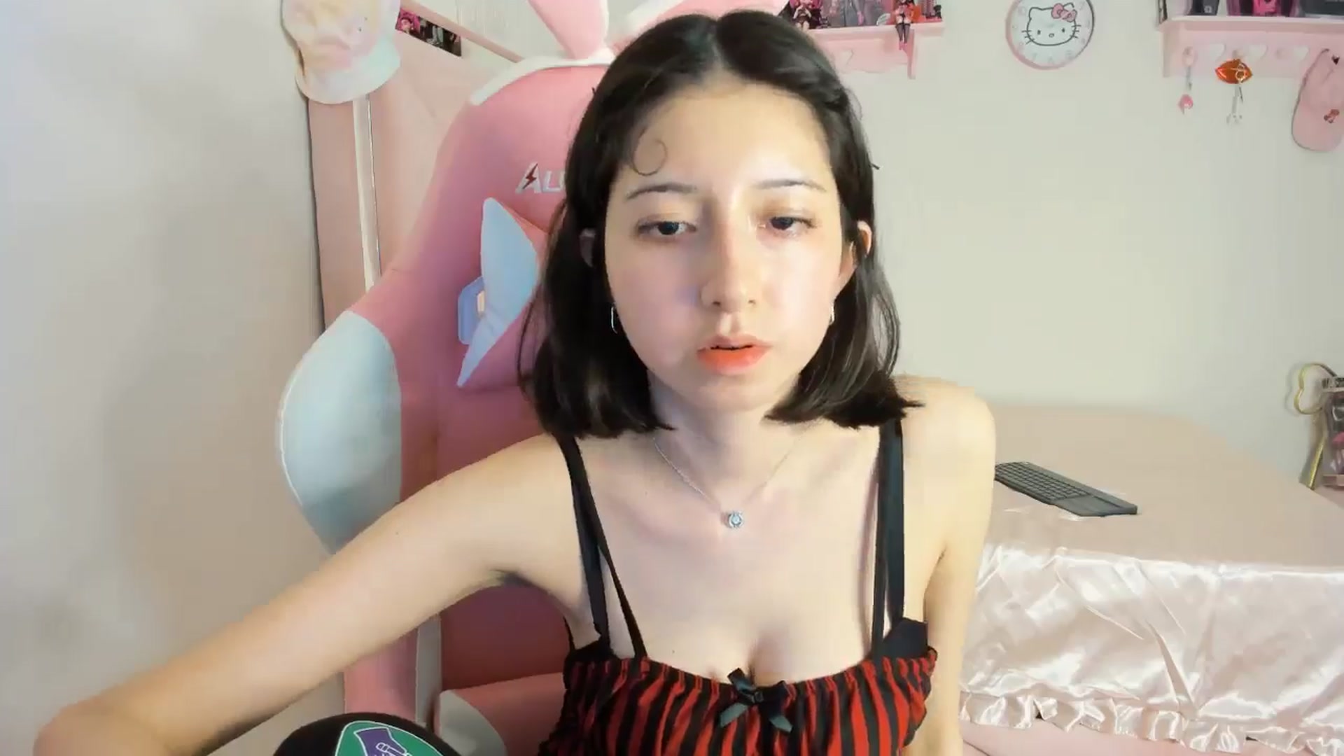 Gallery image thumbnail from Cherrycute666's myfreecams stream on, 10/22/2024, 07:26 image 4 of 20
