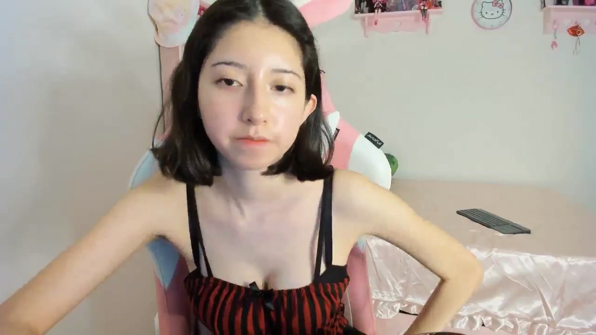 Gallery image thumbnail from Cherrycute666's myfreecams stream on, 10/22/2024, 07:26 image 10 of 20