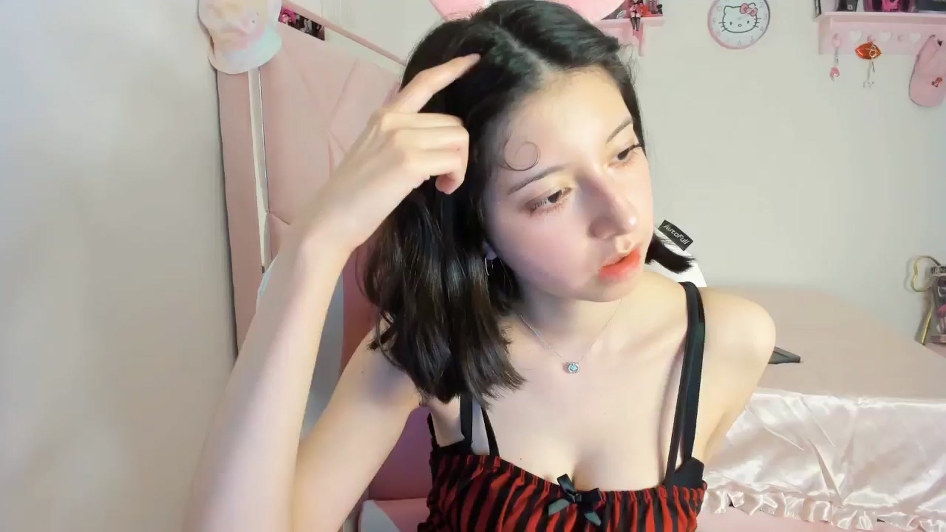 Gallery image thumbnail from Cherrycute666's myfreecams stream on, 10/22/2024, 07:26 image 1 of 20