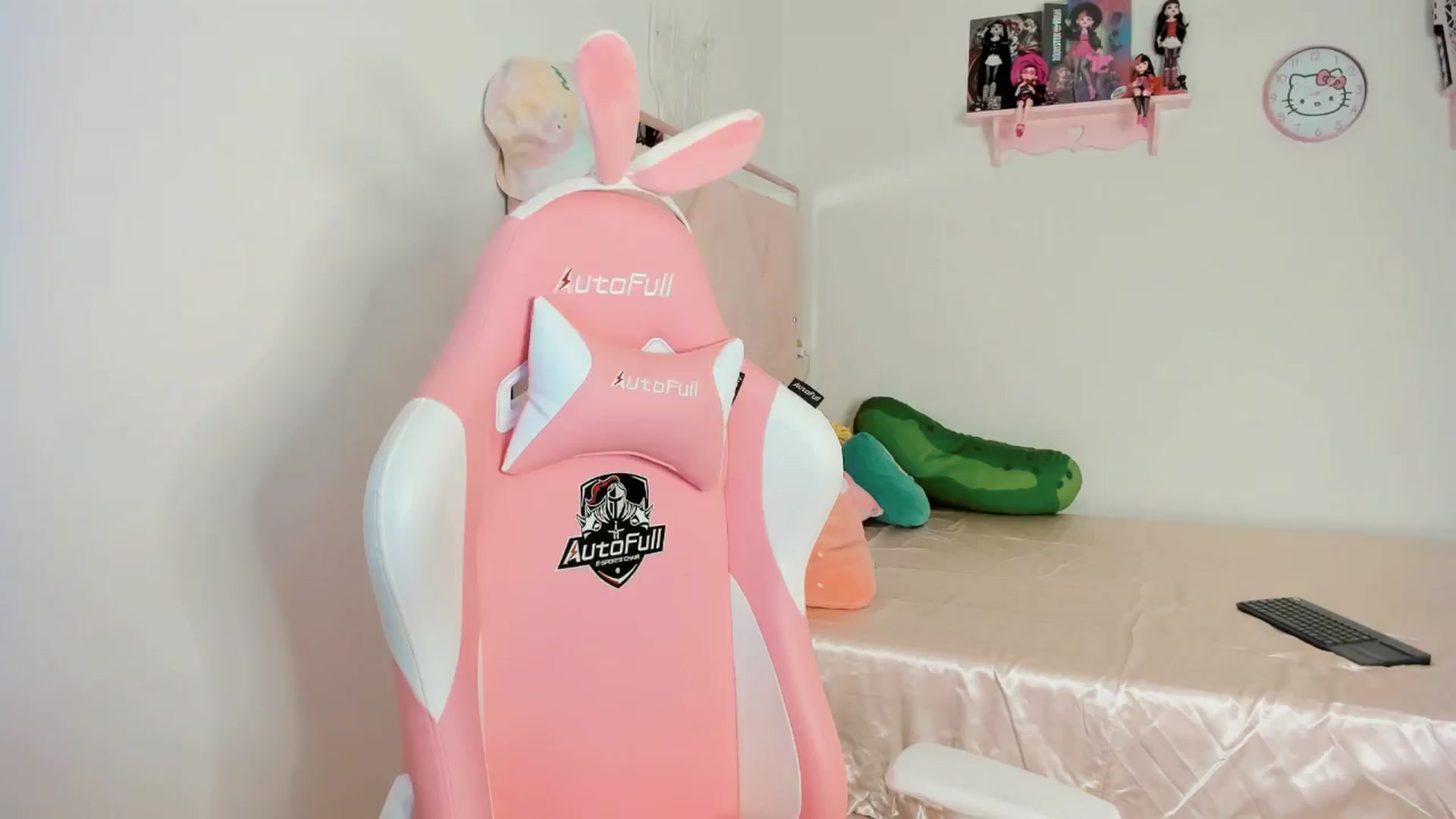 Gallery image thumbnail from Cherrycute666's myfreecams stream on, 10/22/2024, 07:41 image 8 of 20