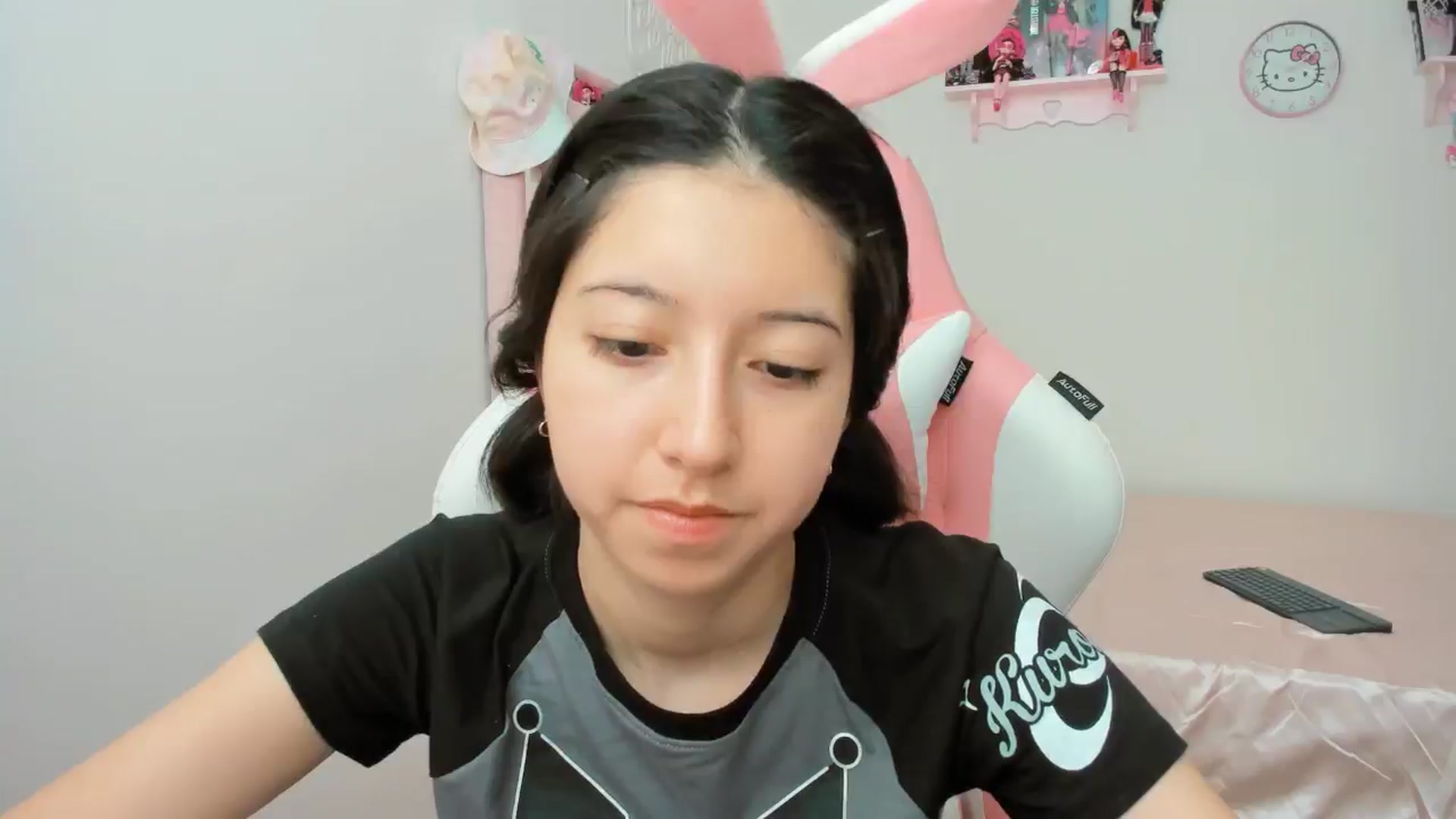 Gallery image thumbnail from Cherrycute666's myfreecams stream on, 10/22/2024, 18:47 image 16 of 20