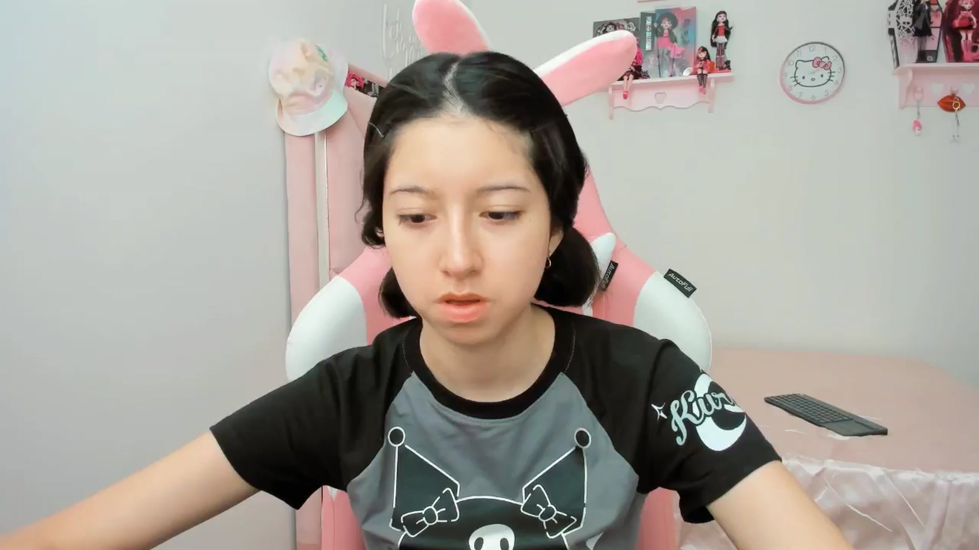 Gallery image thumbnail from Cherrycute666's myfreecams stream on, 10/22/2024, 18:47 image 7 of 20