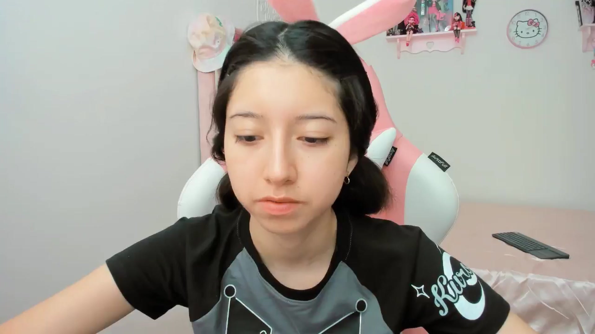 Gallery image thumbnail from Cherrycute666's myfreecams stream on, 10/22/2024, 18:47 image 13 of 20