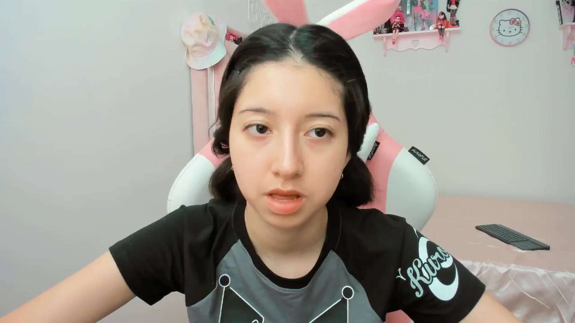 Gallery image thumbnail from Cherrycute666's myfreecams stream on, 10/22/2024, 18:47 image 15 of 20