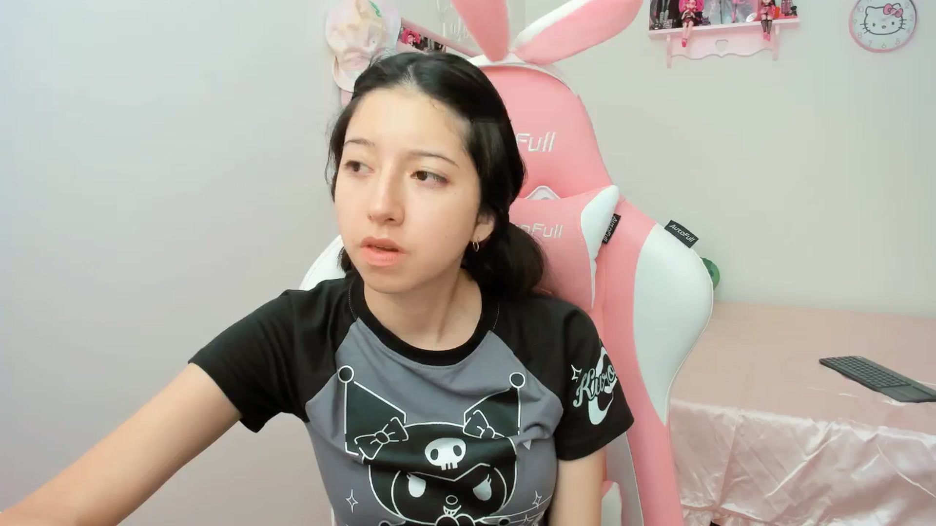 Gallery image thumbnail from Cherrycute666's myfreecams stream on, 10/22/2024, 18:47 image 9 of 20