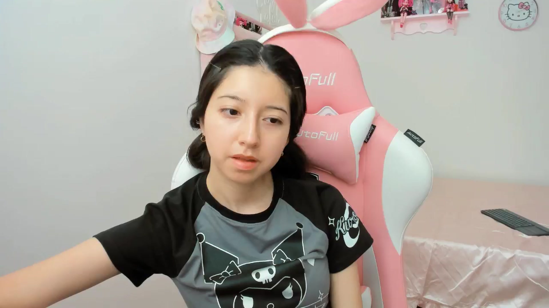 Gallery image thumbnail from Cherrycute666's myfreecams stream on, 10/22/2024, 18:47 image 11 of 20