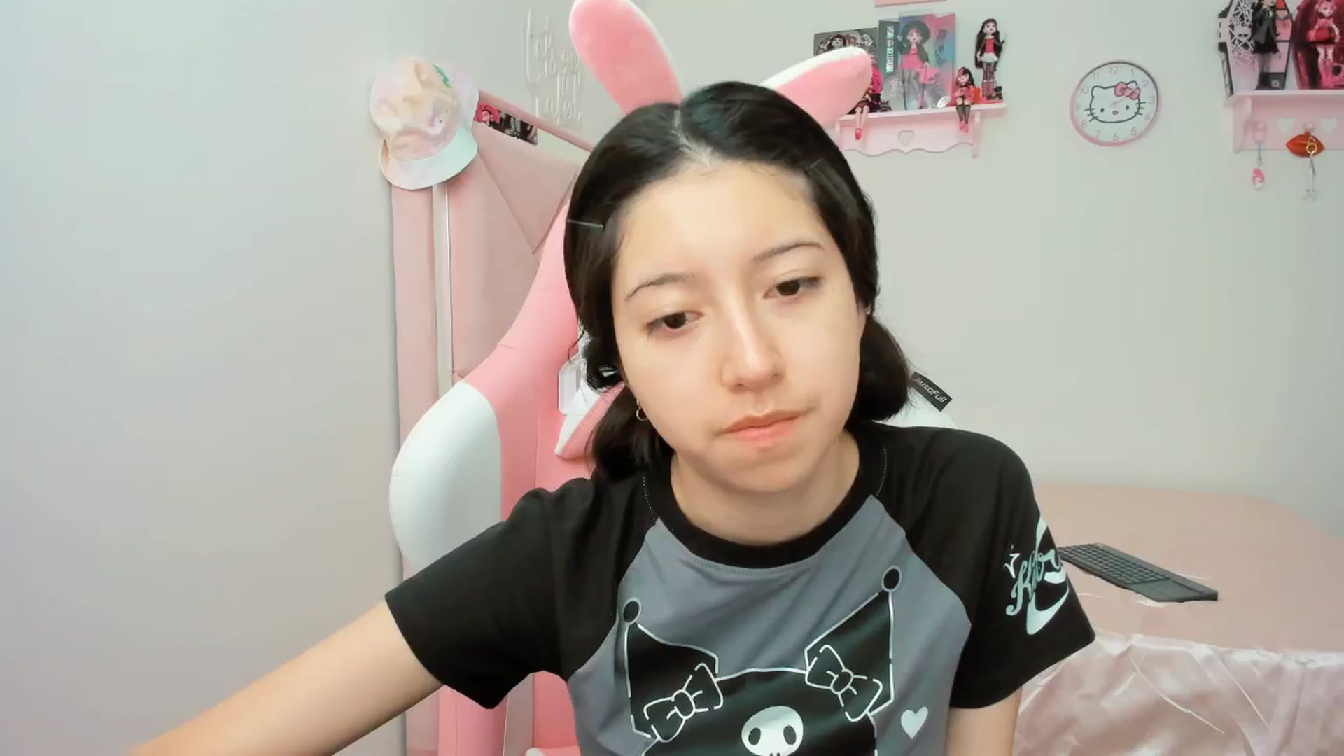 Gallery image thumbnail from Cherrycute666's myfreecams stream on, 10/22/2024, 18:47 image 3 of 20