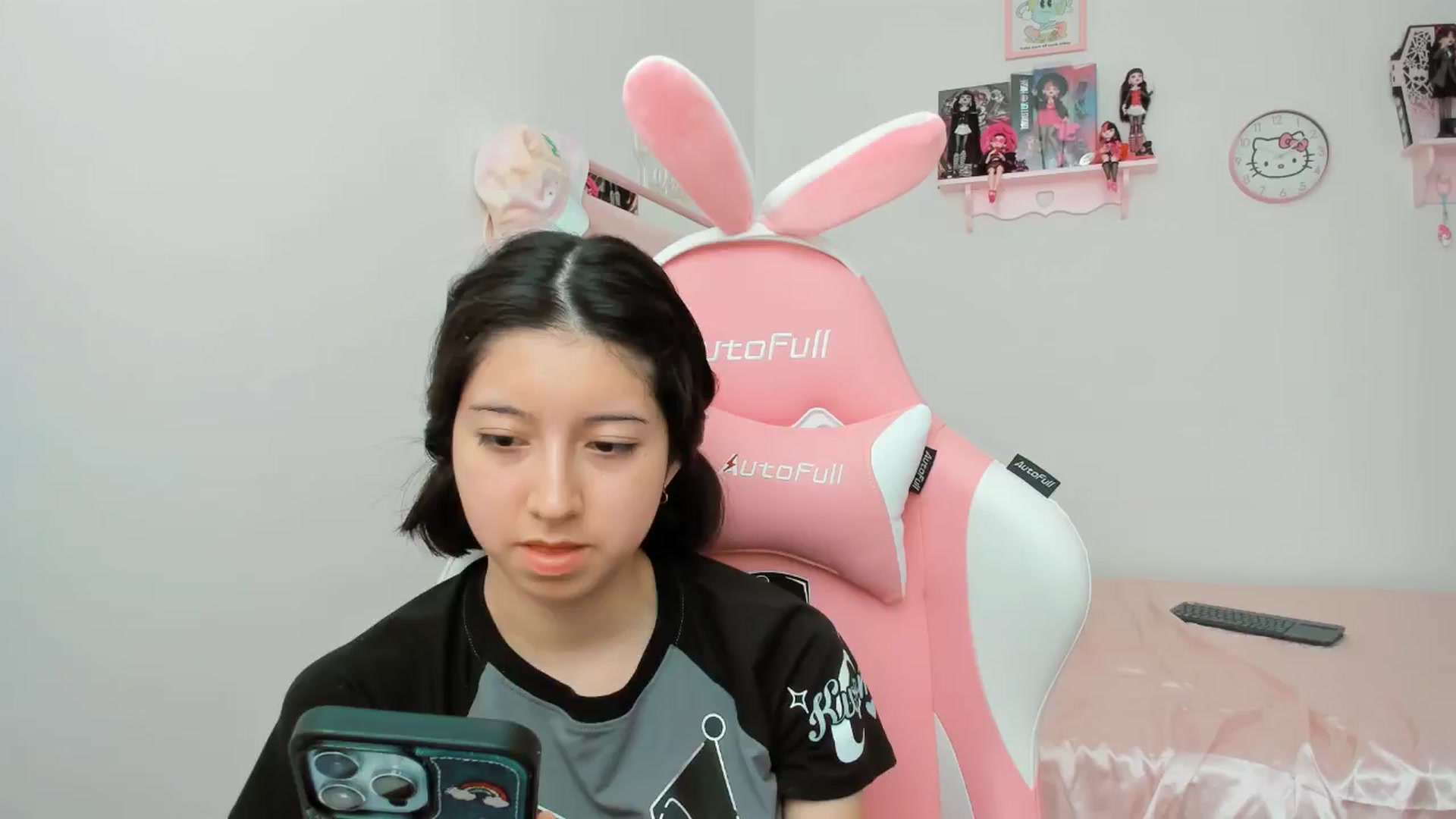 Gallery image thumbnail from Cherrycute666's myfreecams stream on, 10/22/2024, 20:14 image 18 of 20