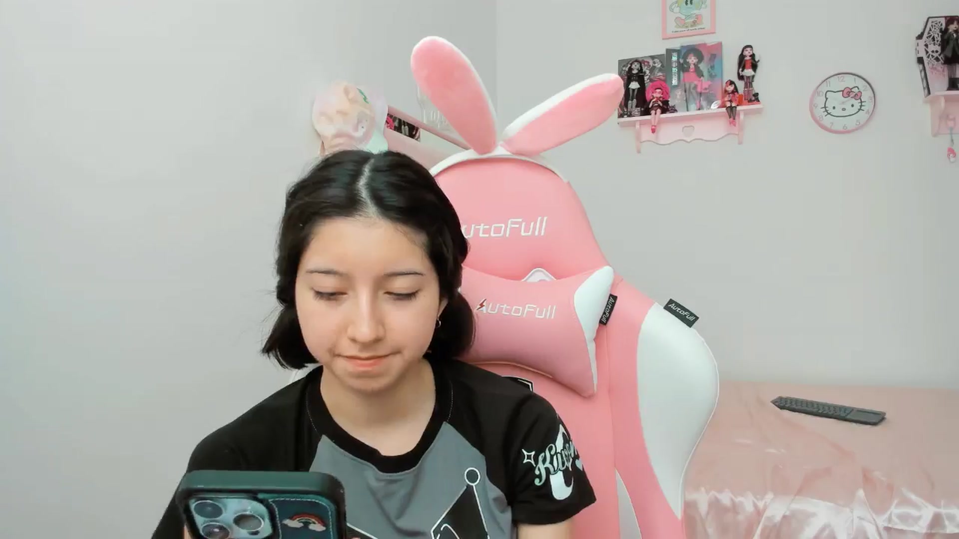 Gallery image thumbnail from Cherrycute666's myfreecams stream on, 10/22/2024, 20:14 image 16 of 20
