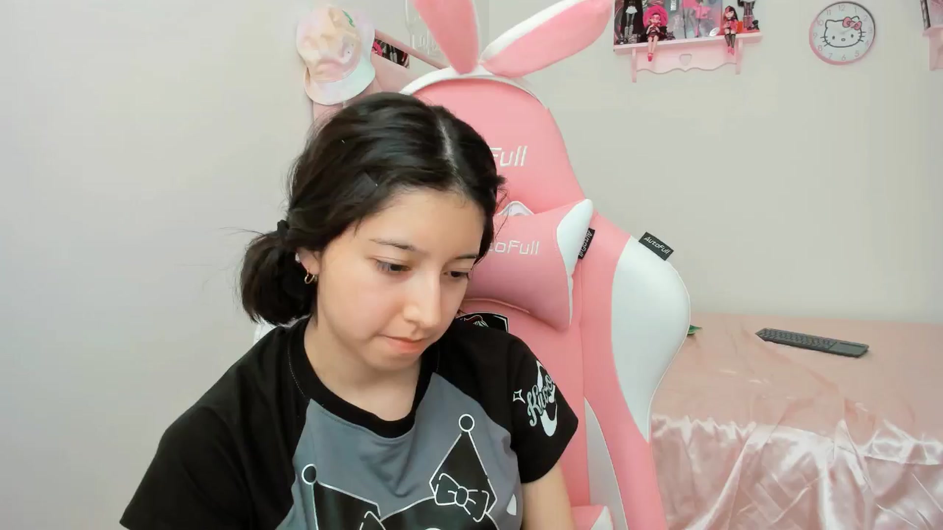 Gallery image thumbnail from Cherrycute666's myfreecams stream on, 10/22/2024, 22:10 image 2 of 20