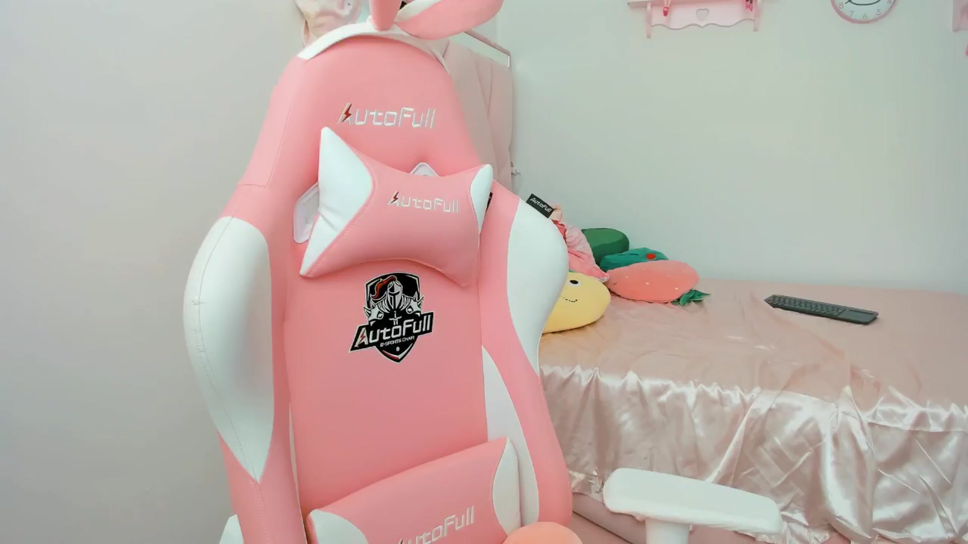 Gallery image thumbnail from Cherrycute666's myfreecams stream on, 10/22/2024, 22:10 image 7 of 20