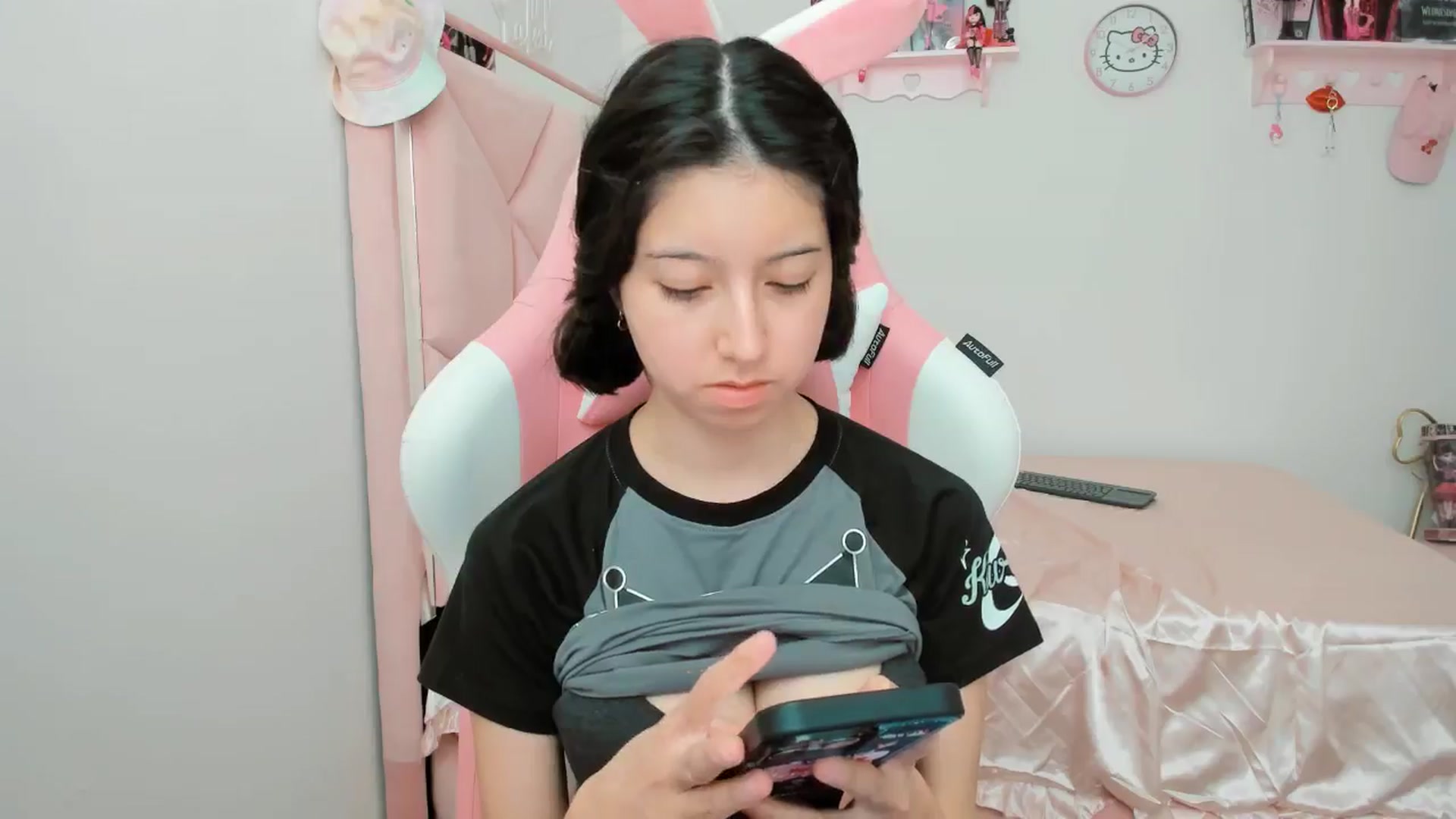 Gallery image thumbnail from Cherrycute666's myfreecams stream on, 10/22/2024, 22:10 image 20 of 20