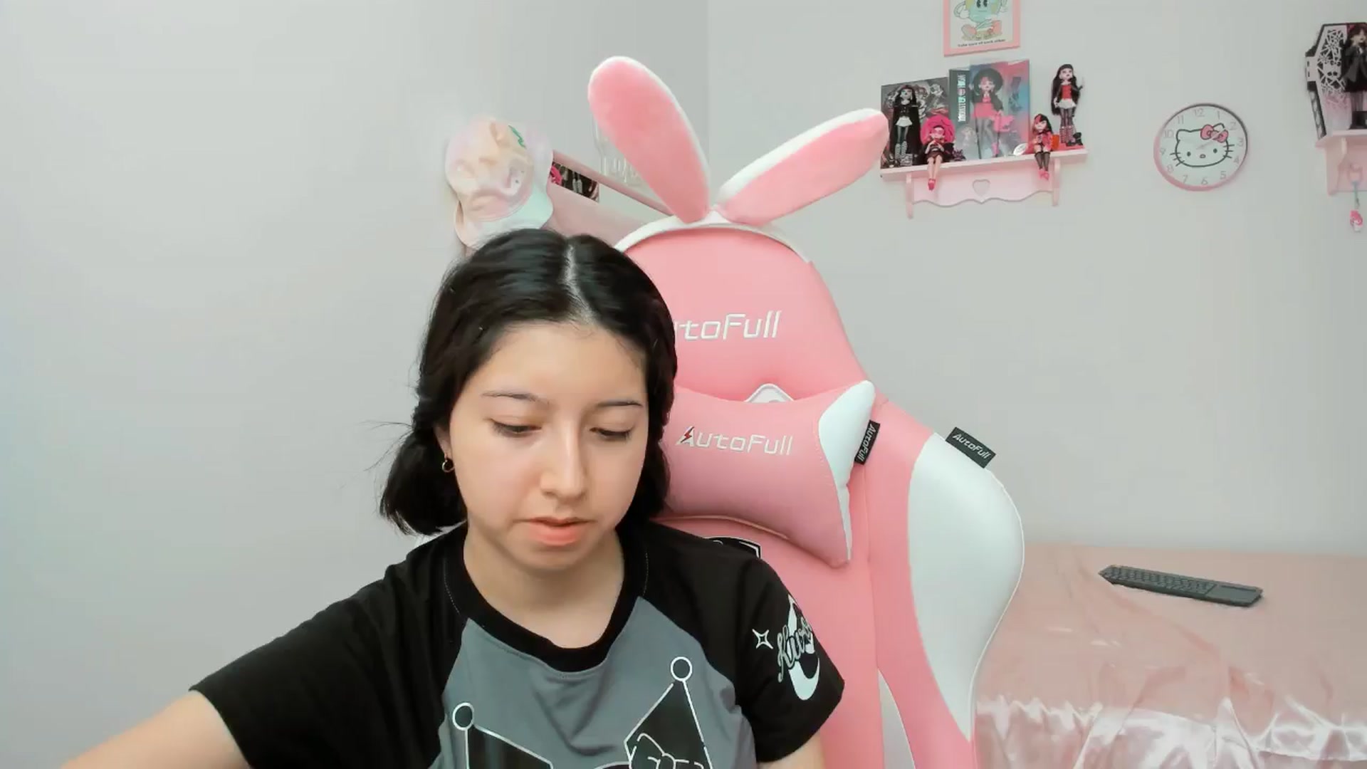 Gallery image thumbnail from Cherrycute666's myfreecams stream on, 10/22/2024, 22:10 image 1 of 20