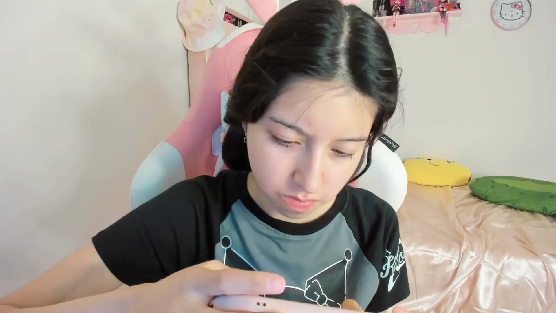 Gallery image thumbnail from Cherrycute666's myfreecams stream on, 10/23/2024, 07:28 image 2 of 20