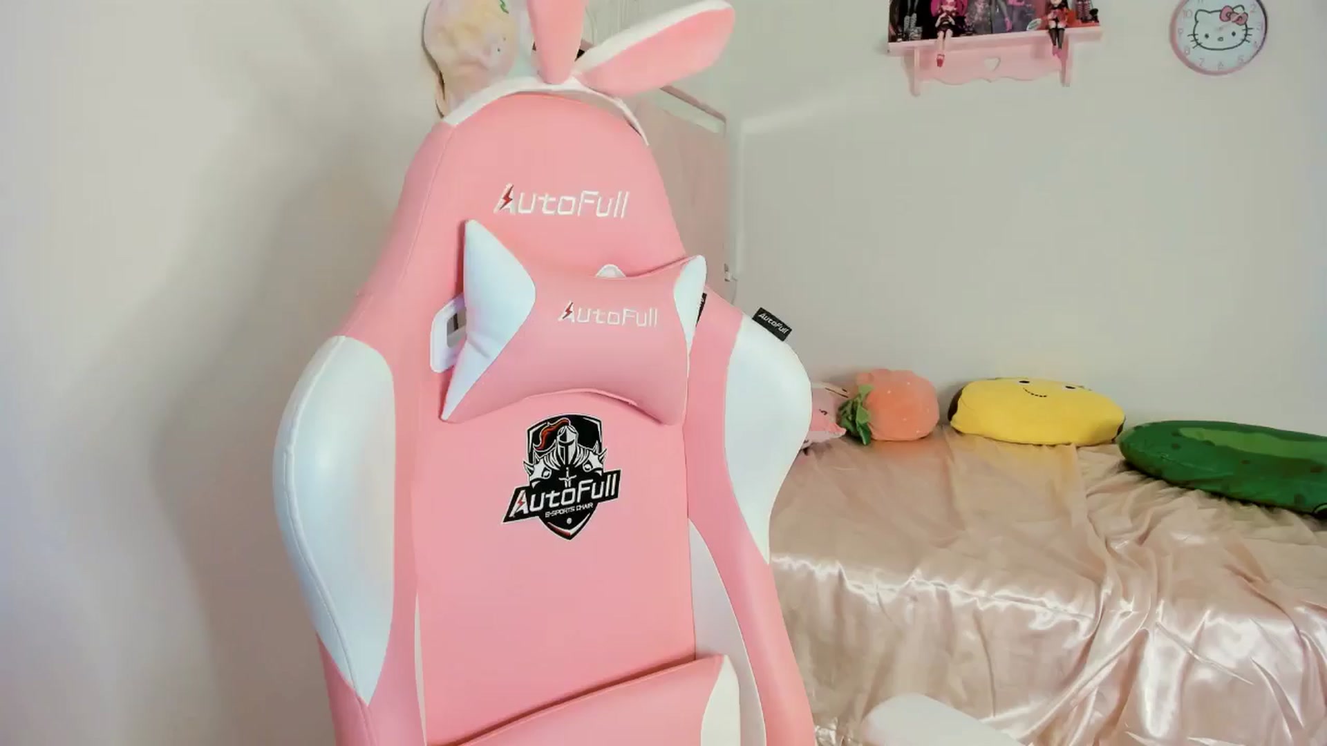 Gallery image thumbnail from Cherrycute666's myfreecams stream on, 10/23/2024, 07:28 image 1 of 20