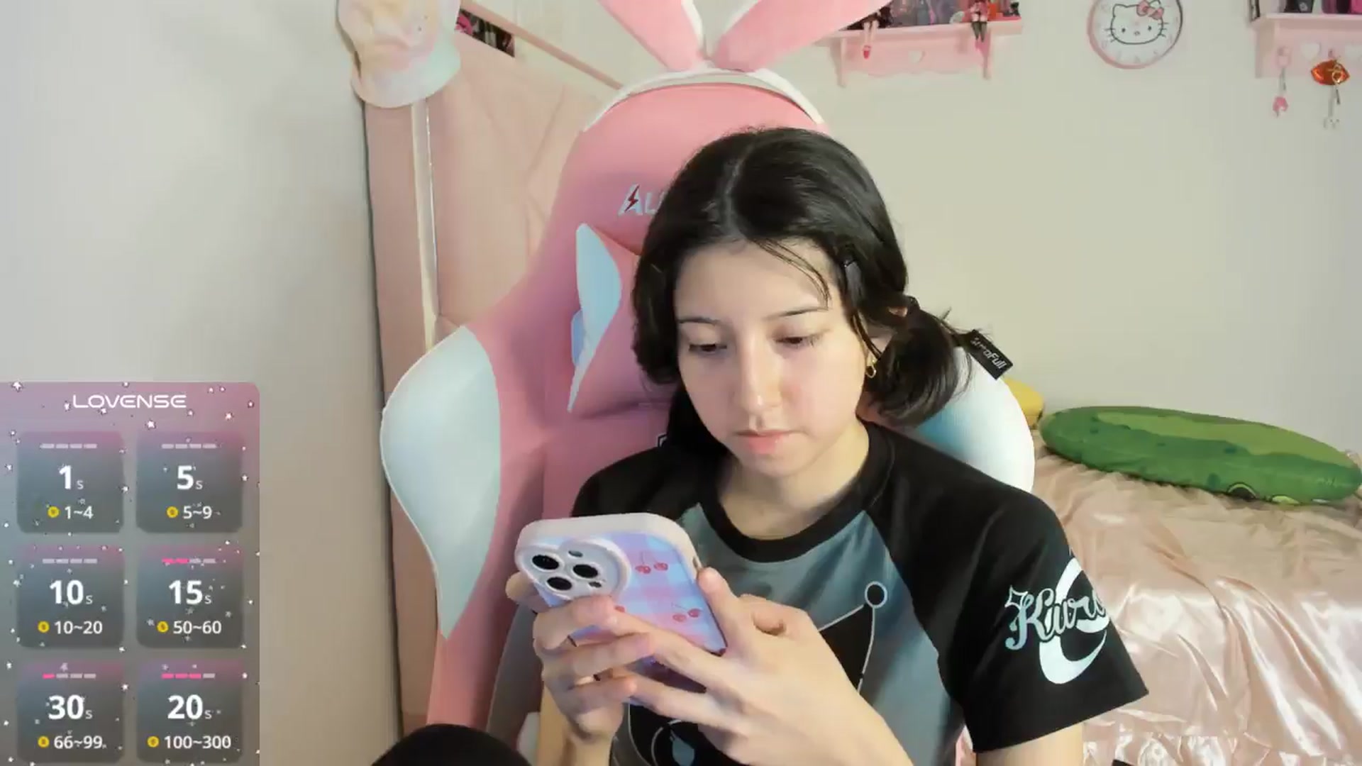 Gallery image thumbnail from Cherrycute666's myfreecams stream on, 10/23/2024, 08:50 image 3 of 20