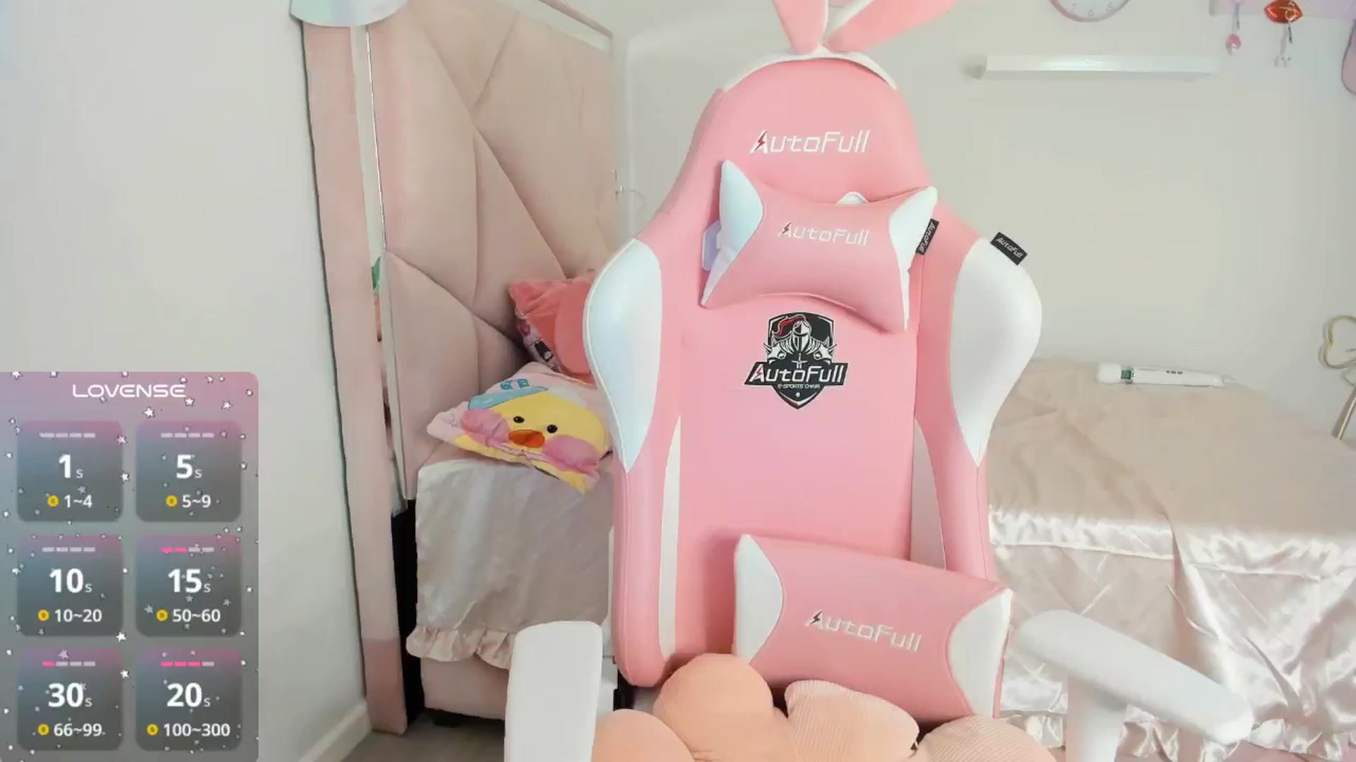Gallery image thumbnail from Cherrycute666's myfreecams stream on, 10/25/2024, 01:46 image 8 of 20