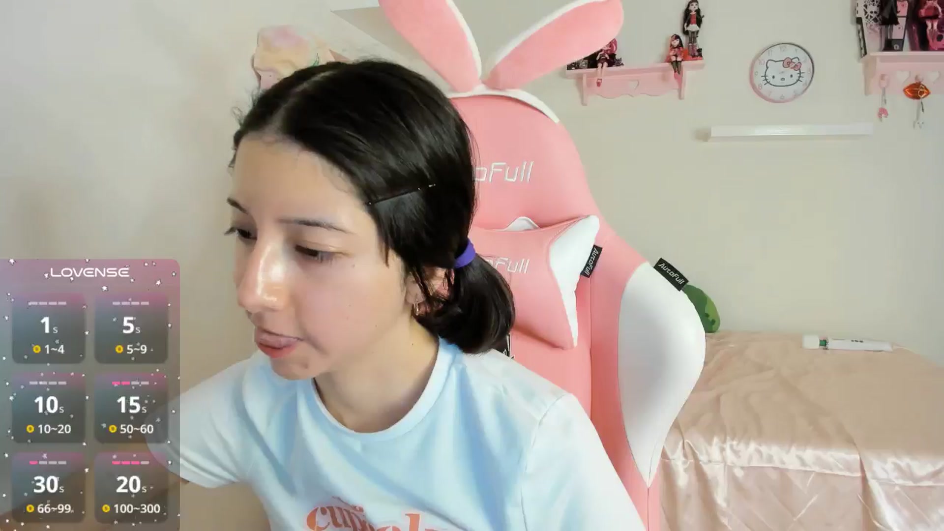 Gallery image thumbnail from Cherrycute666's myfreecams stream on, 10/25/2024, 02:32 image 2 of 20