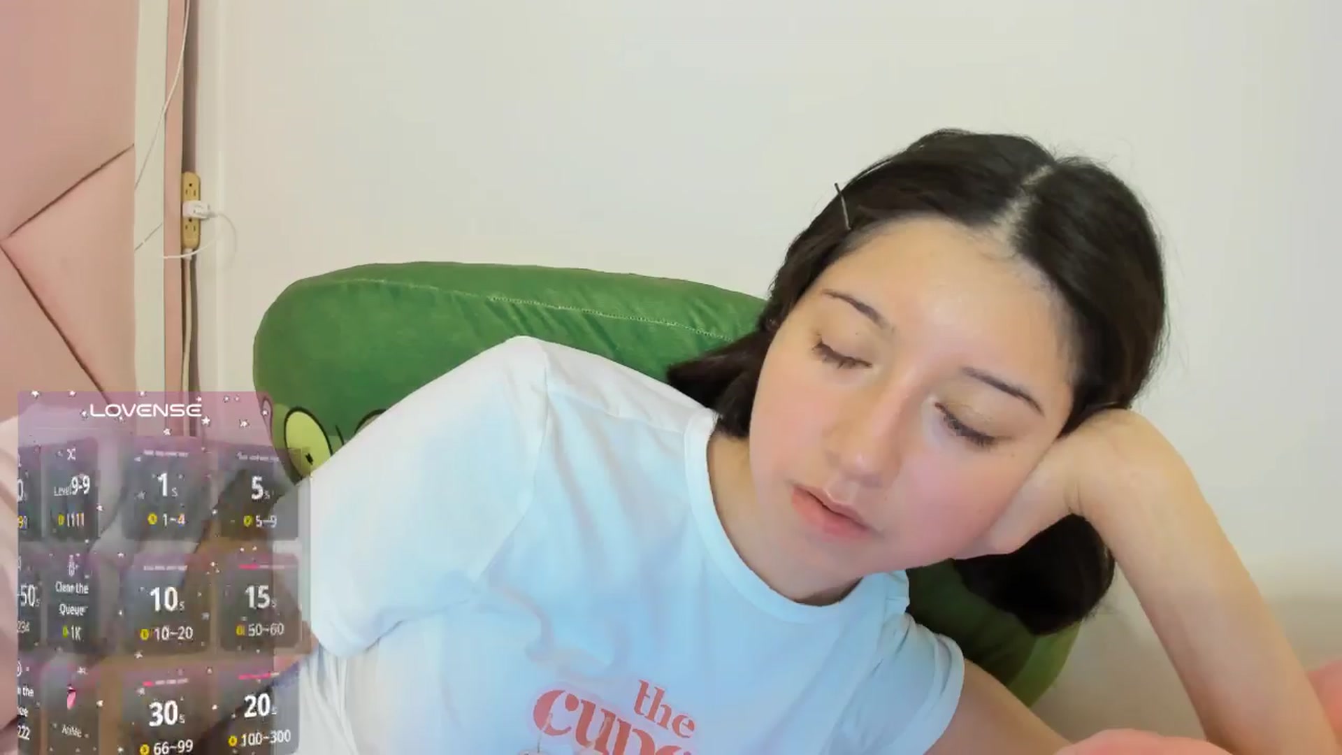Gallery image thumbnail from Cherrycute666's myfreecams stream on, 10/25/2024, 09:46 image 12 of 20