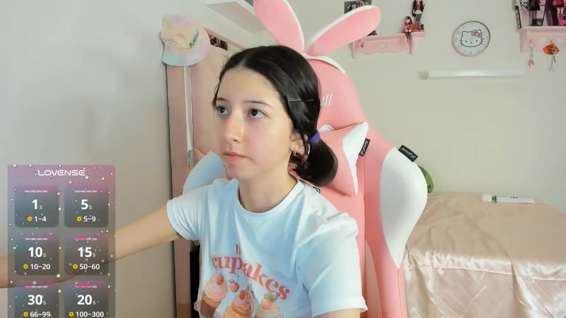 Gallery image thumbnail from Cherrycute666's myfreecams stream on, 10/25/2024, 09:46 image 2 of 20