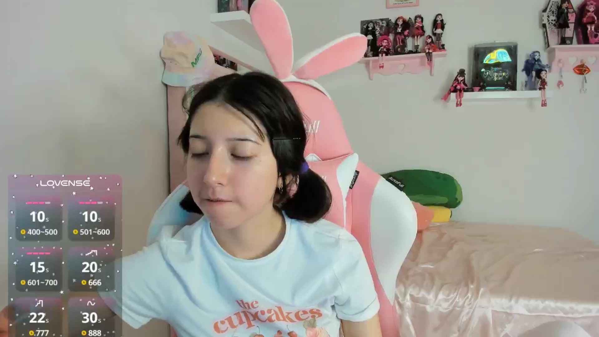 Gallery image thumbnail from Cherrycute666's myfreecams stream on, 10/25/2024, 09:46 image 16 of 20