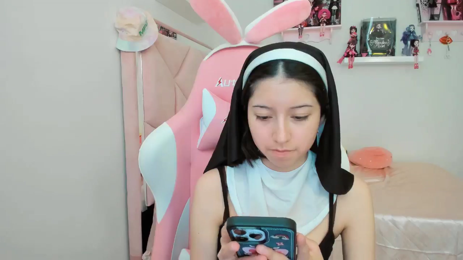 Gallery image thumbnail from Cherrycute666's myfreecams stream on, 10/26/2024, 24:02 image 8 of 20