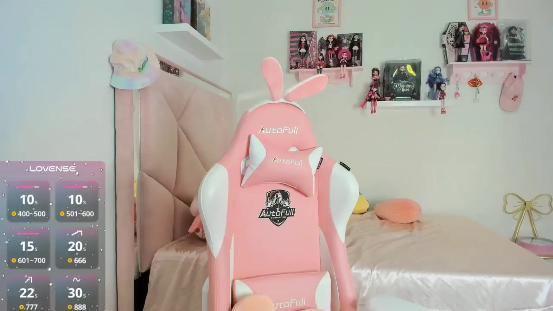 Gallery image thumbnail from Cherrycute666's myfreecams stream on, 10/26/2024, 01:10 image 17 of 20