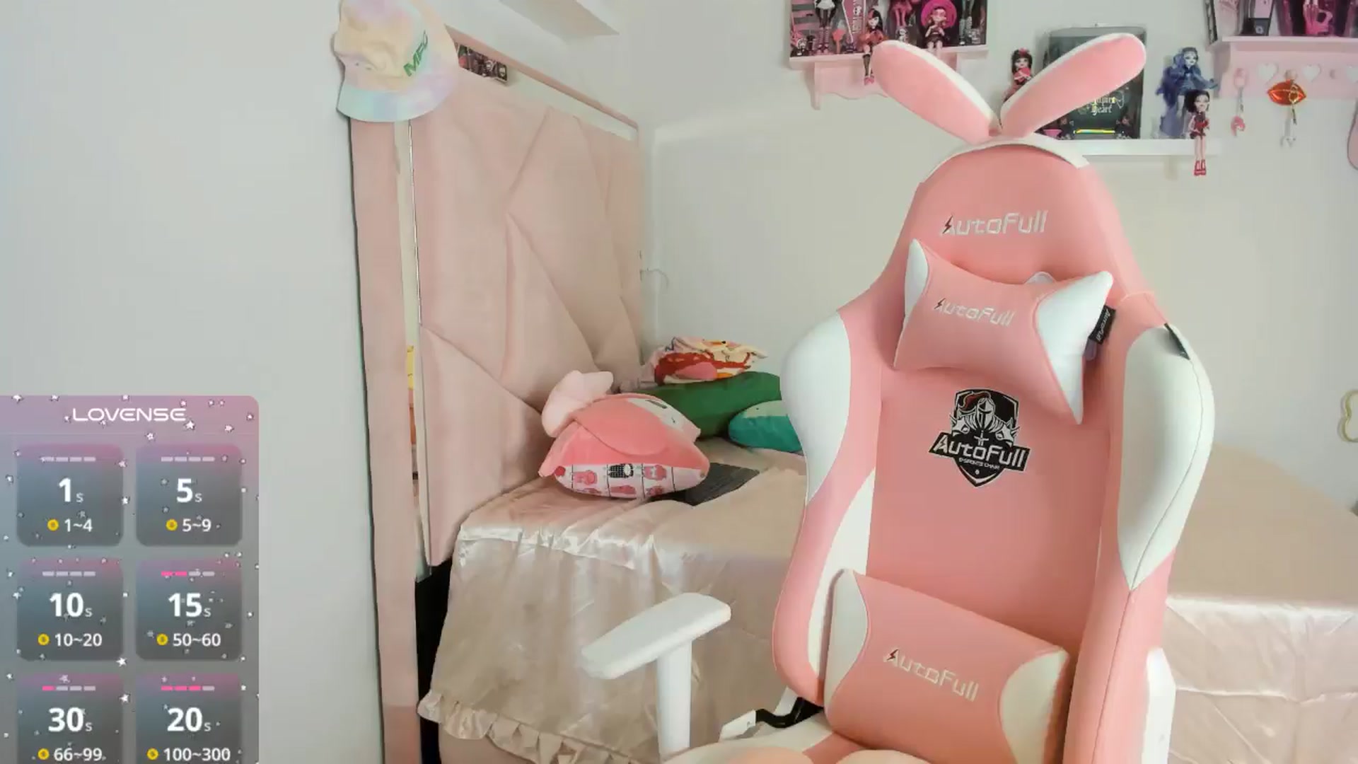 Gallery image thumbnail from Cherrycute666's myfreecams stream on, 10/26/2024, 01:10 image 6 of 20
