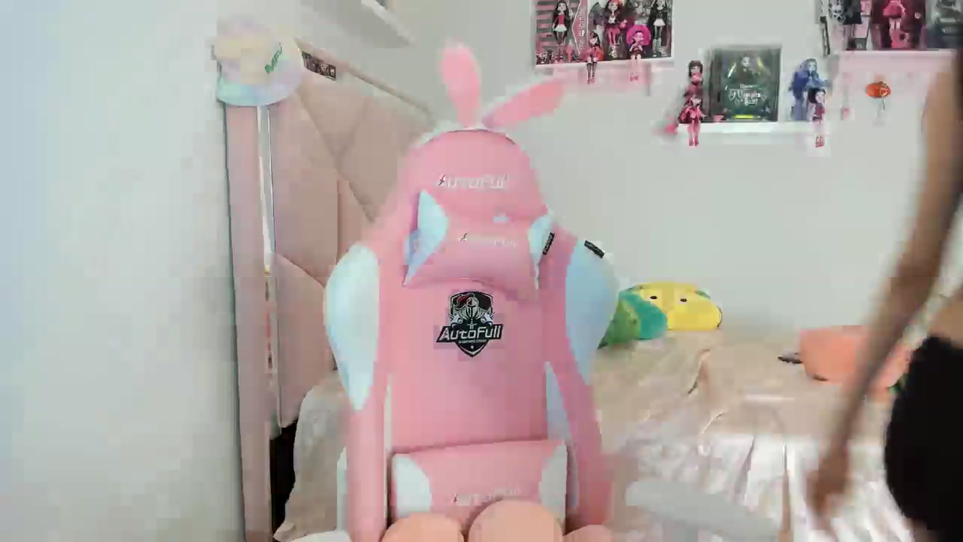Gallery image thumbnail from Cherrycute666's myfreecams stream on, 10/26/2024, 04:51 image 3 of 20
