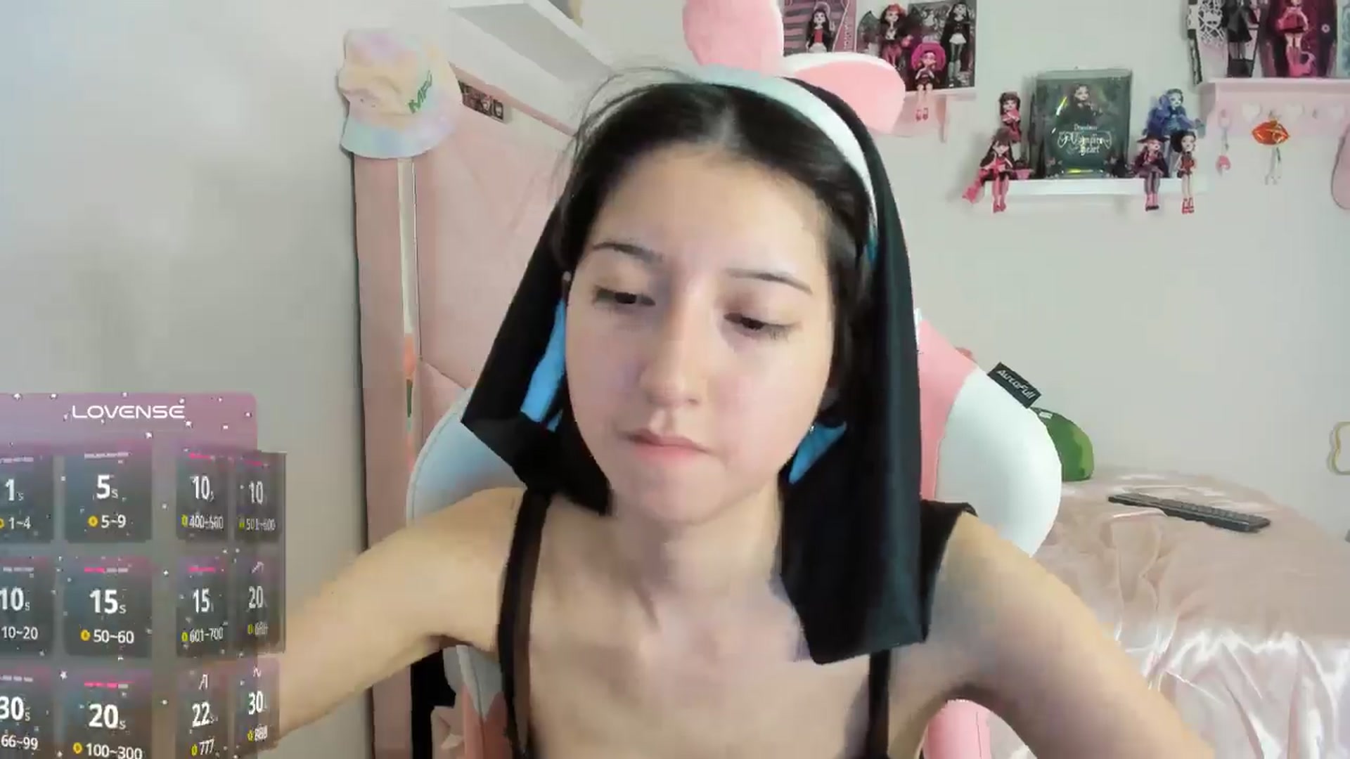 Gallery image thumbnail from Cherrycute666's myfreecams stream on, 10/26/2024, 11:13 image 17 of 20
