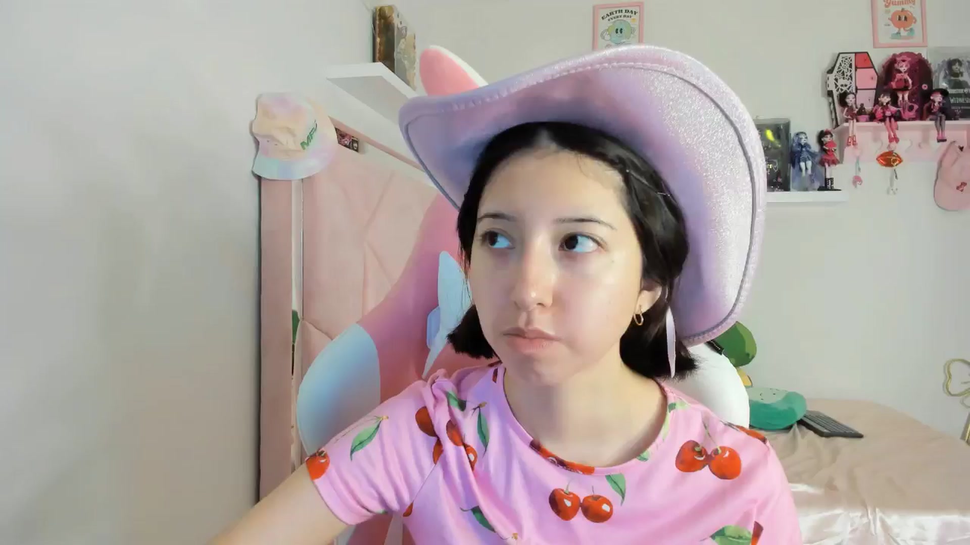Gallery image thumbnail from Cherrycute666's myfreecams stream on, 10/27/2024, 01:28 image 1 of 20