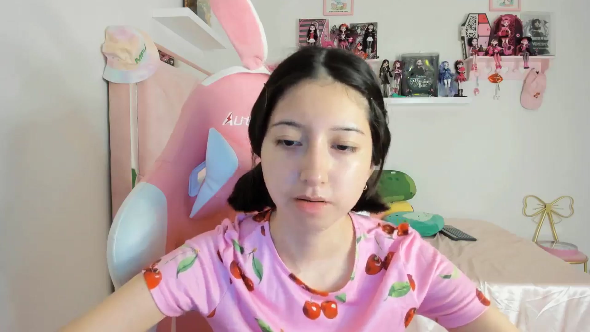 Gallery image thumbnail from Cherrycute666's myfreecams stream on, 10/27/2024, 01:28 image 12 of 20