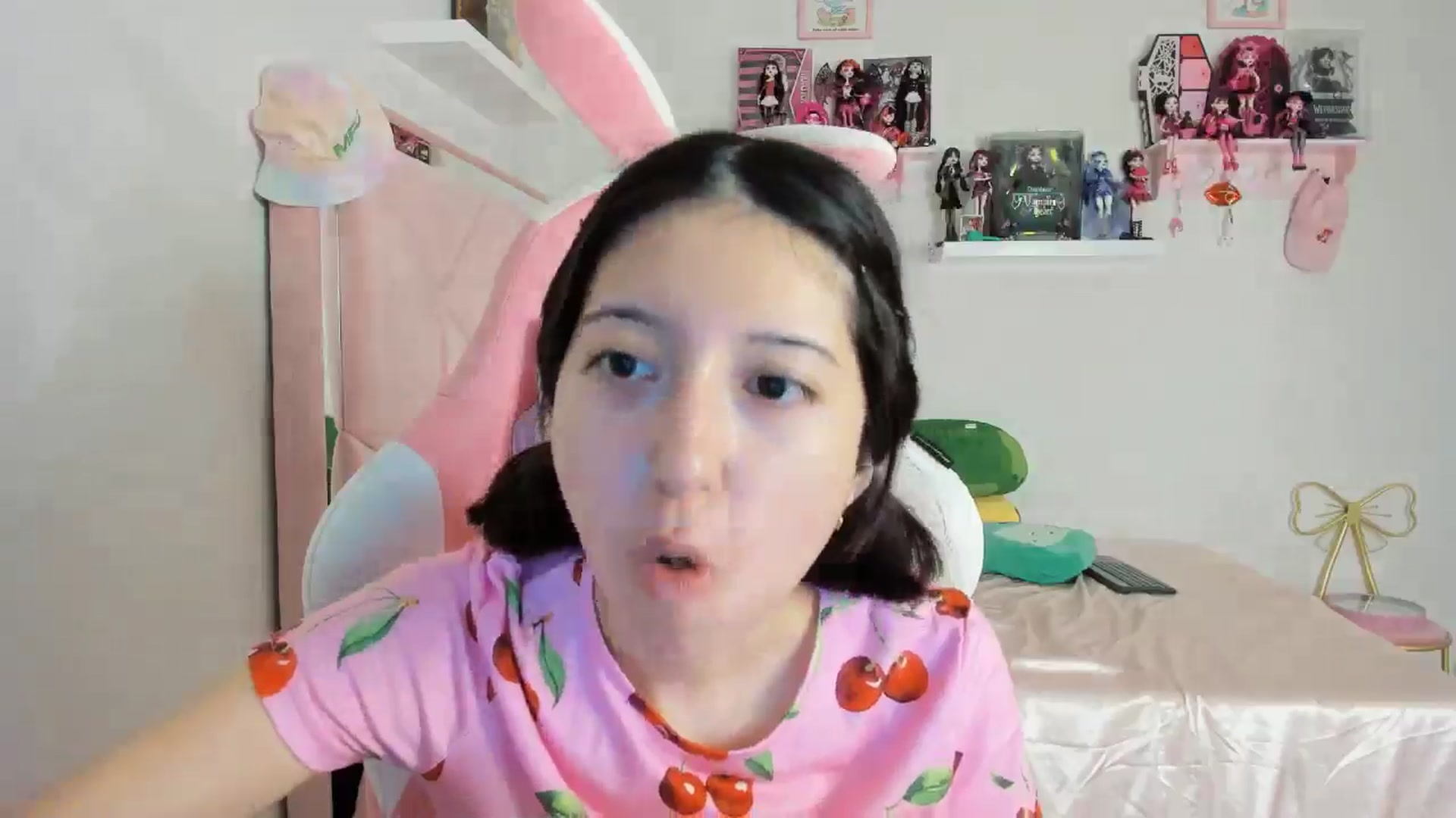 Gallery image thumbnail from Cherrycute666's myfreecams stream on, 10/27/2024, 01:28 image 9 of 20