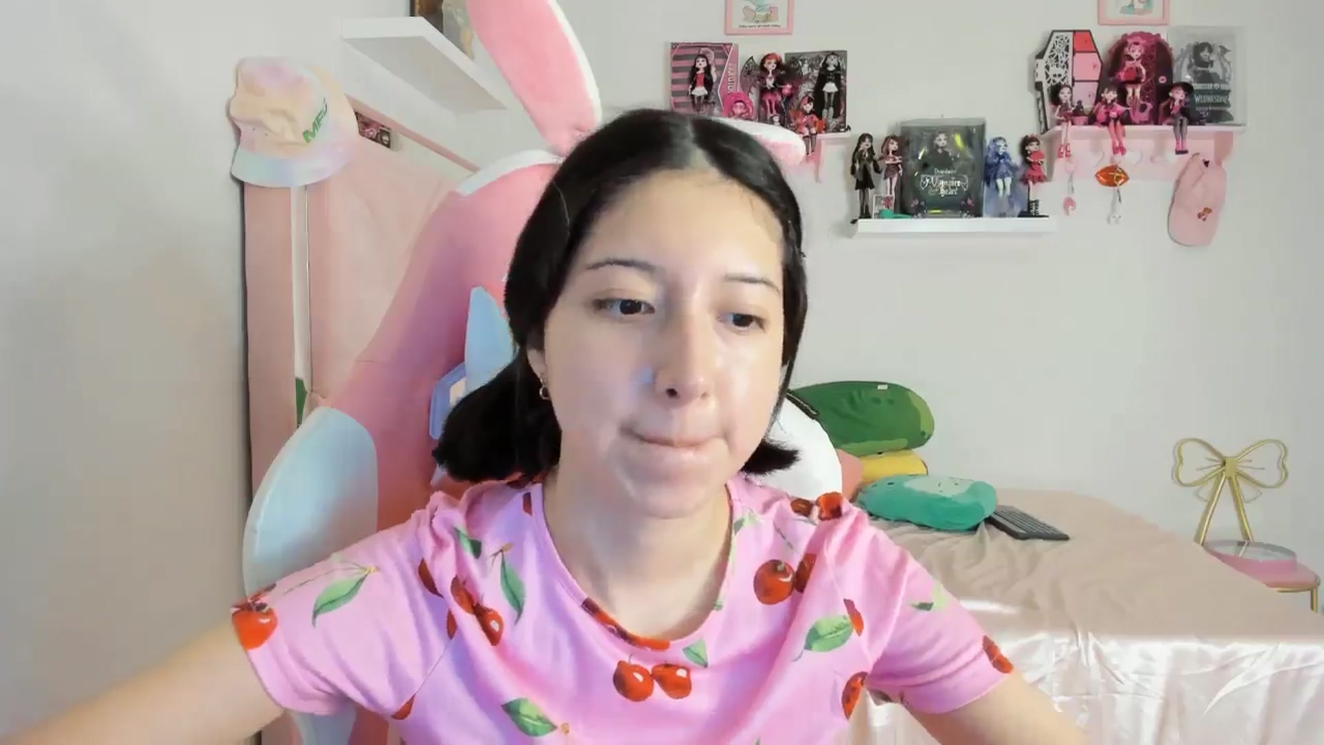 Gallery image thumbnail from Cherrycute666's myfreecams stream on, 10/27/2024, 01:28 image 8 of 20